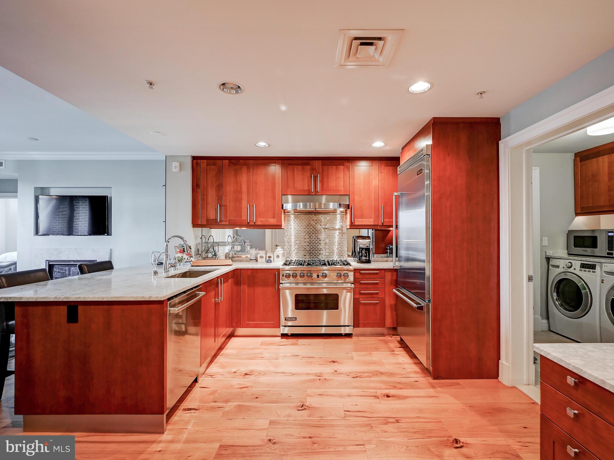 THE RITZ-CARLTON RESIDENCES - Residential Lease