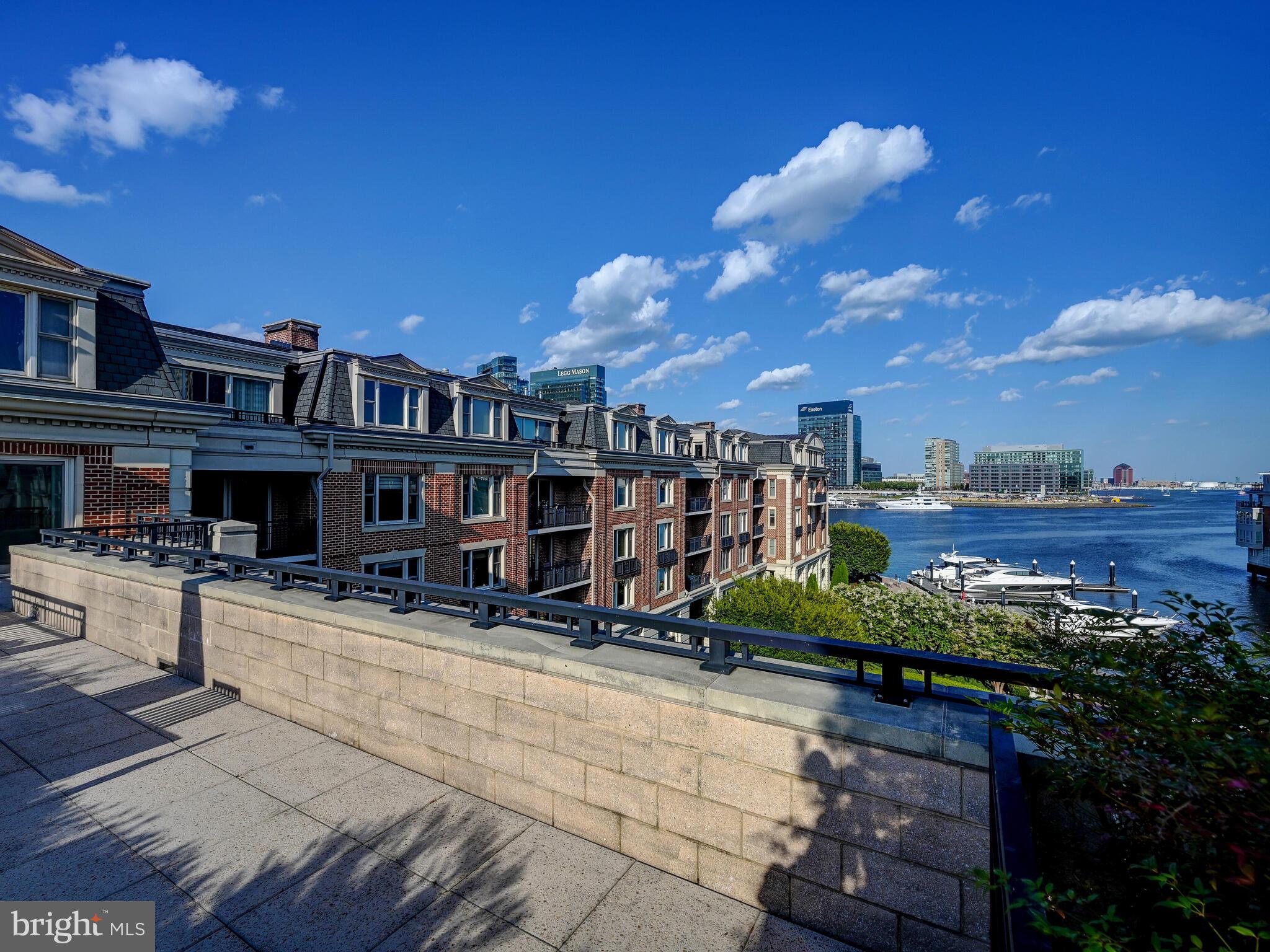 THE RITZ-CARLTON RESIDENCES - Residential Lease