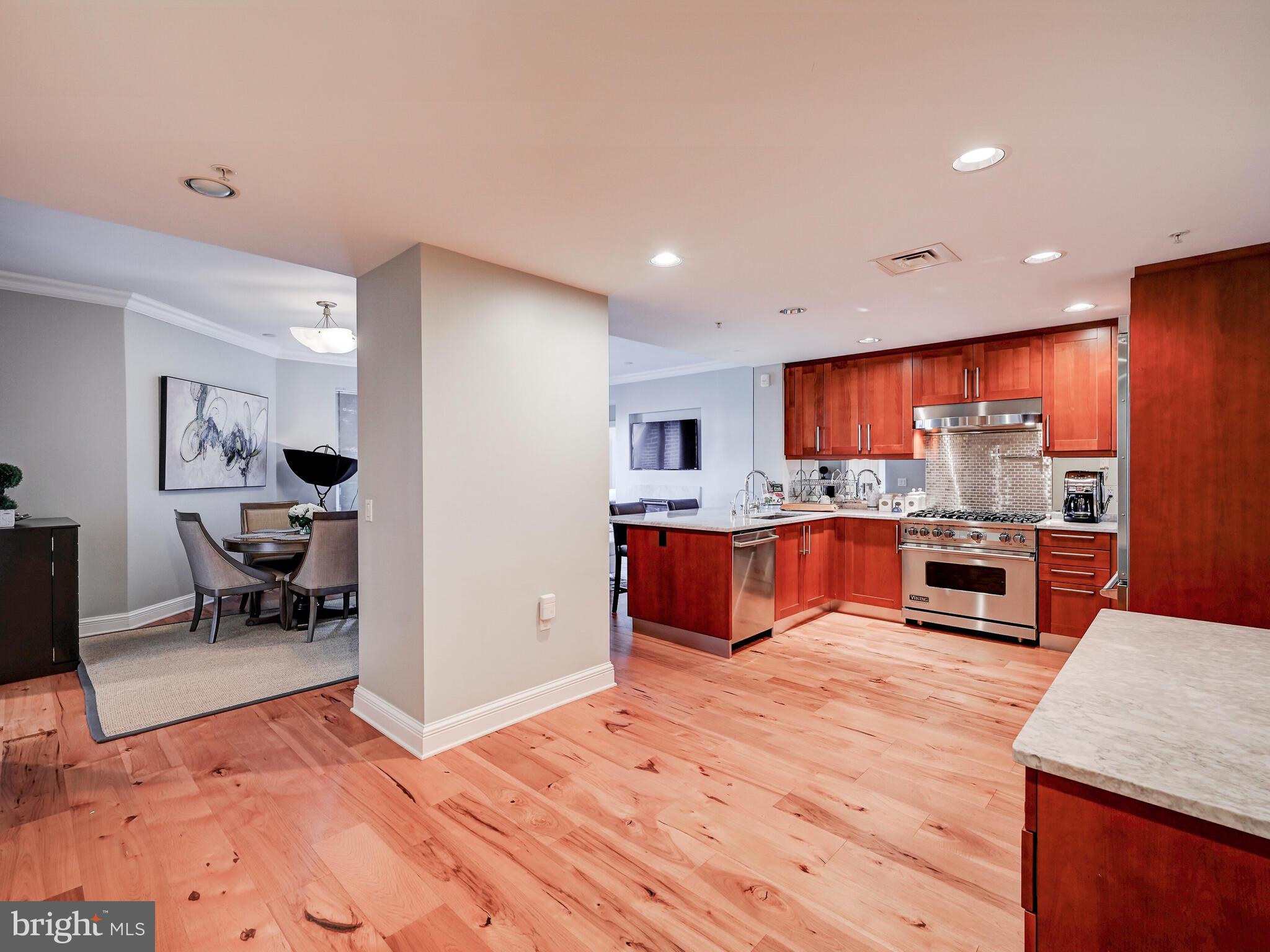 THE RITZ-CARLTON RESIDENCES - Residential Lease