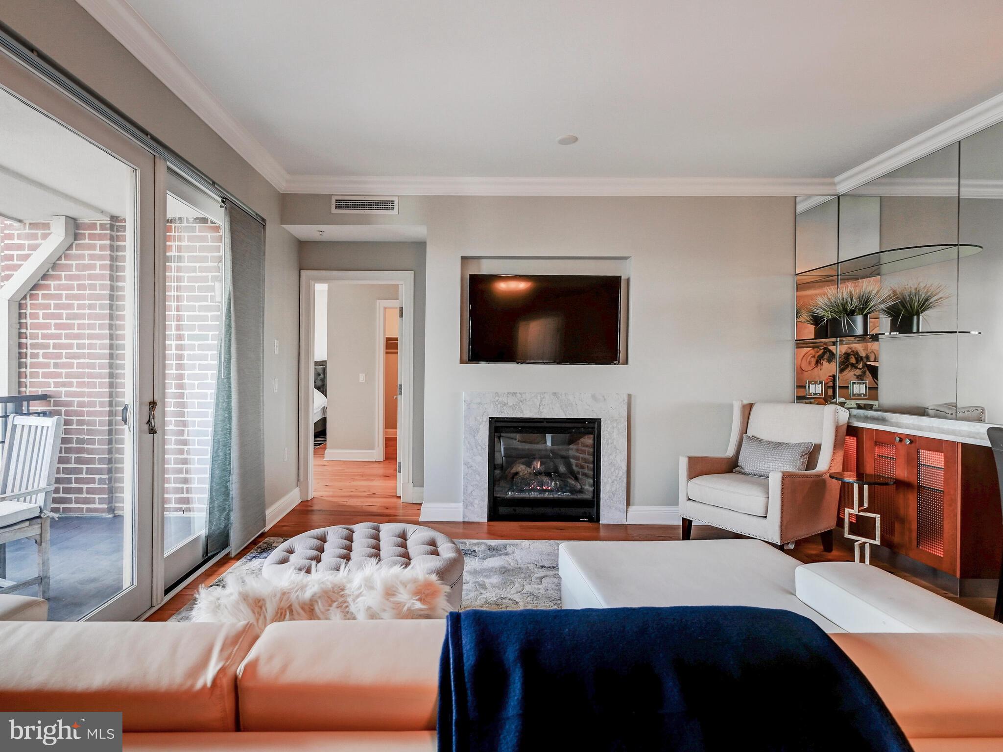 THE RITZ-CARLTON RESIDENCES - Residential Lease