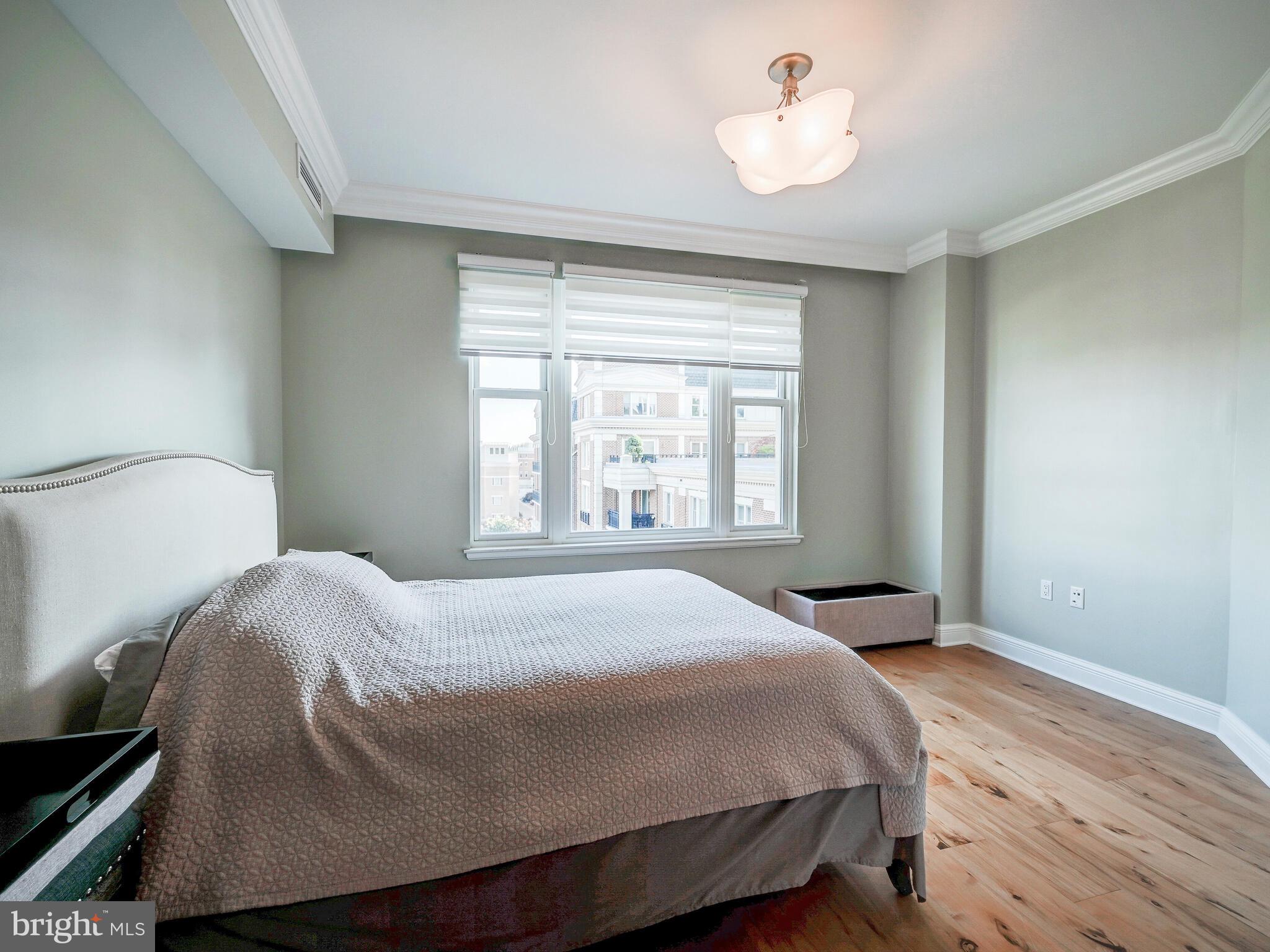 THE RITZ-CARLTON RESIDENCES - Residential Lease