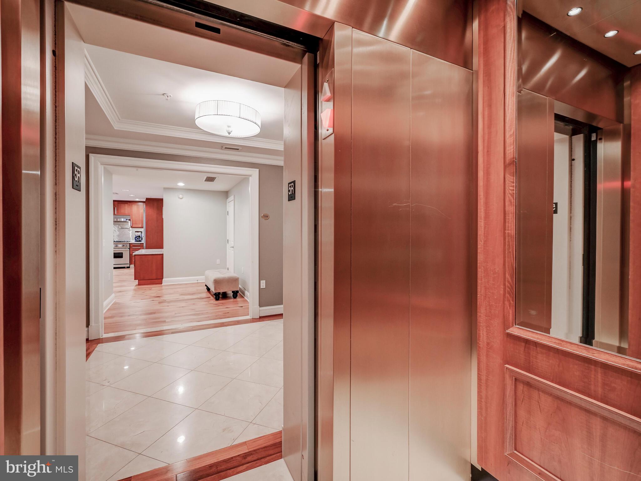 THE RITZ-CARLTON RESIDENCES - Residential Lease