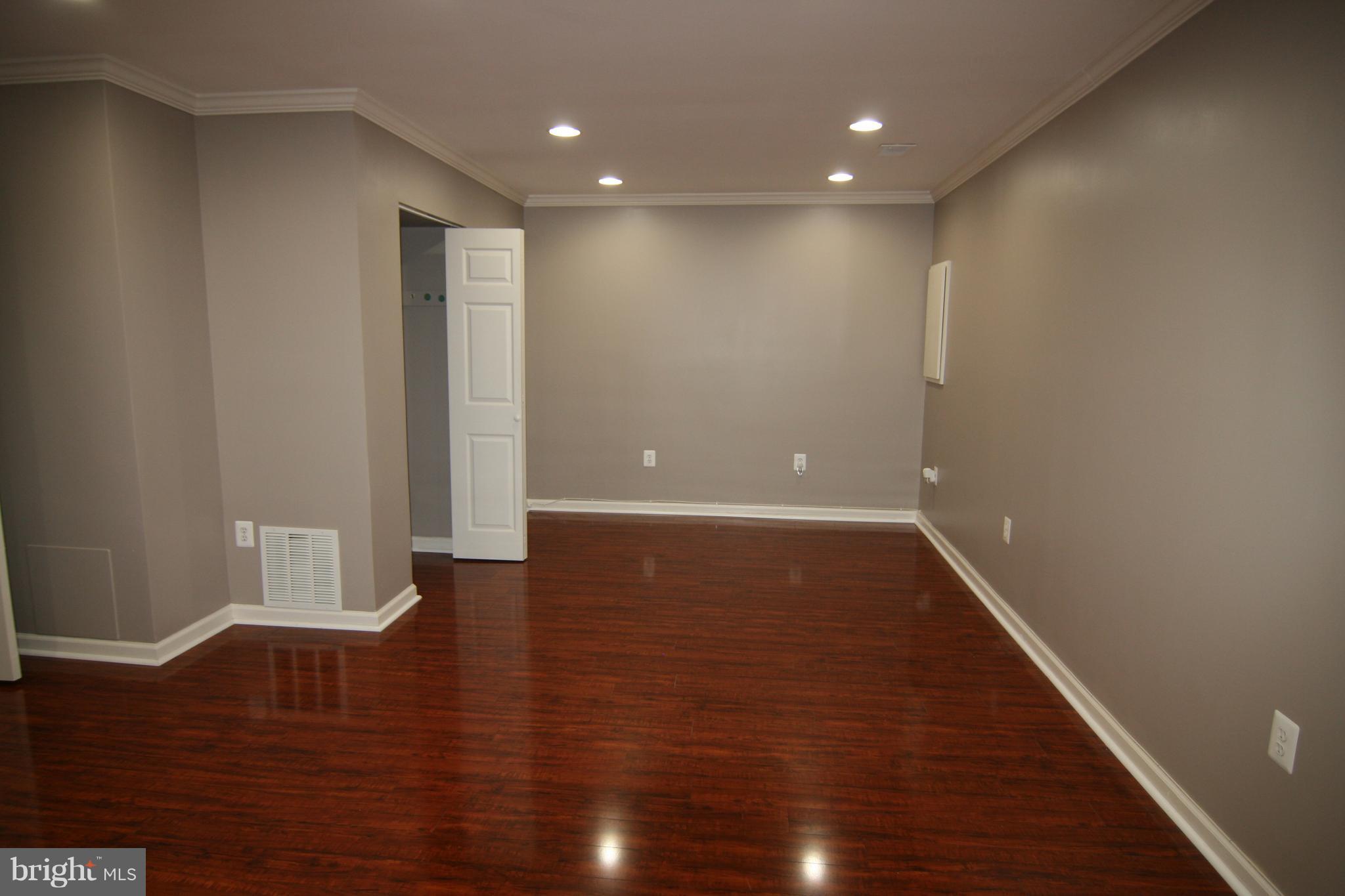 WATERFORD - Residential Lease