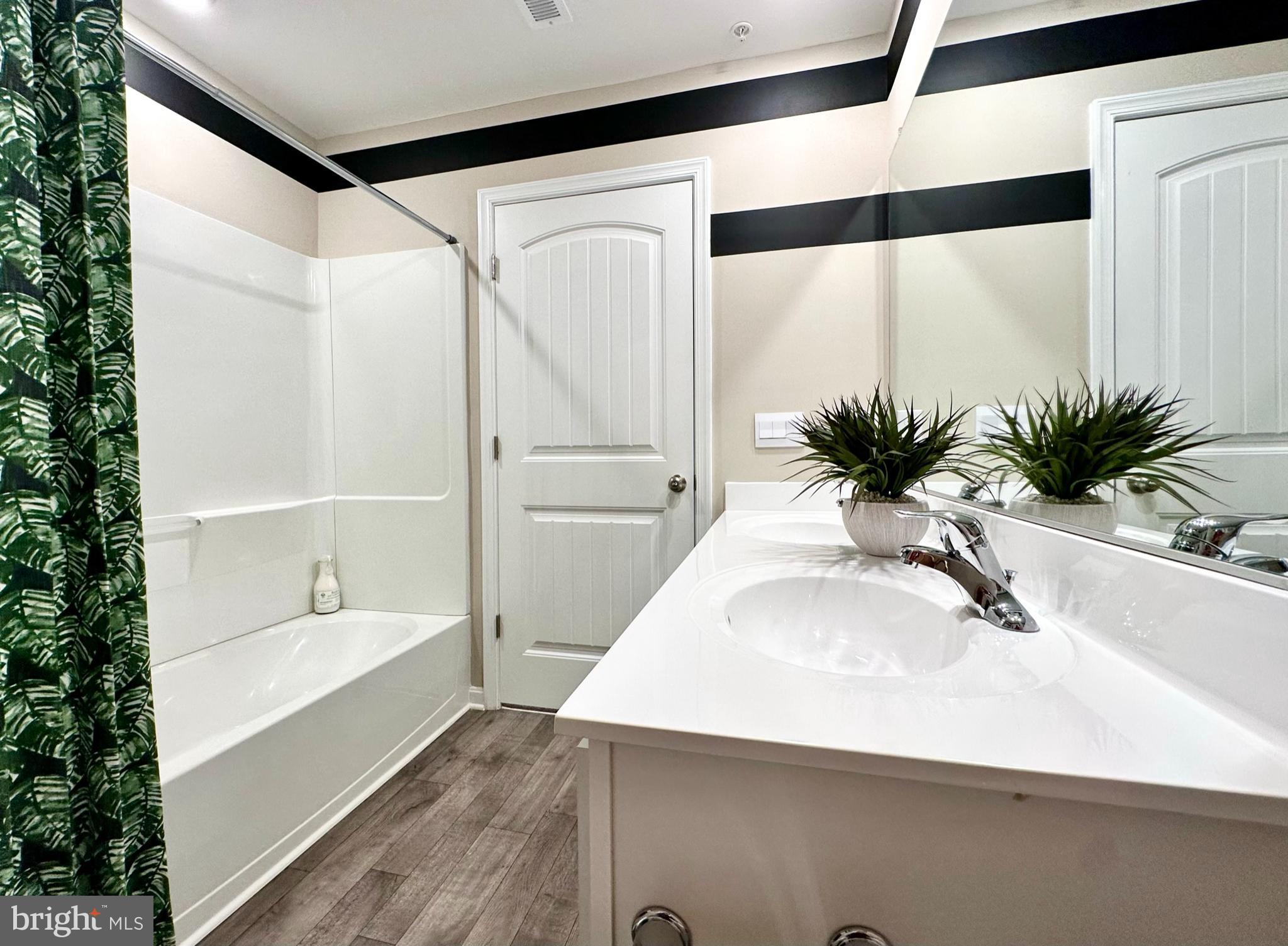 THE GRANARY AT DRAPER FARM - Residential