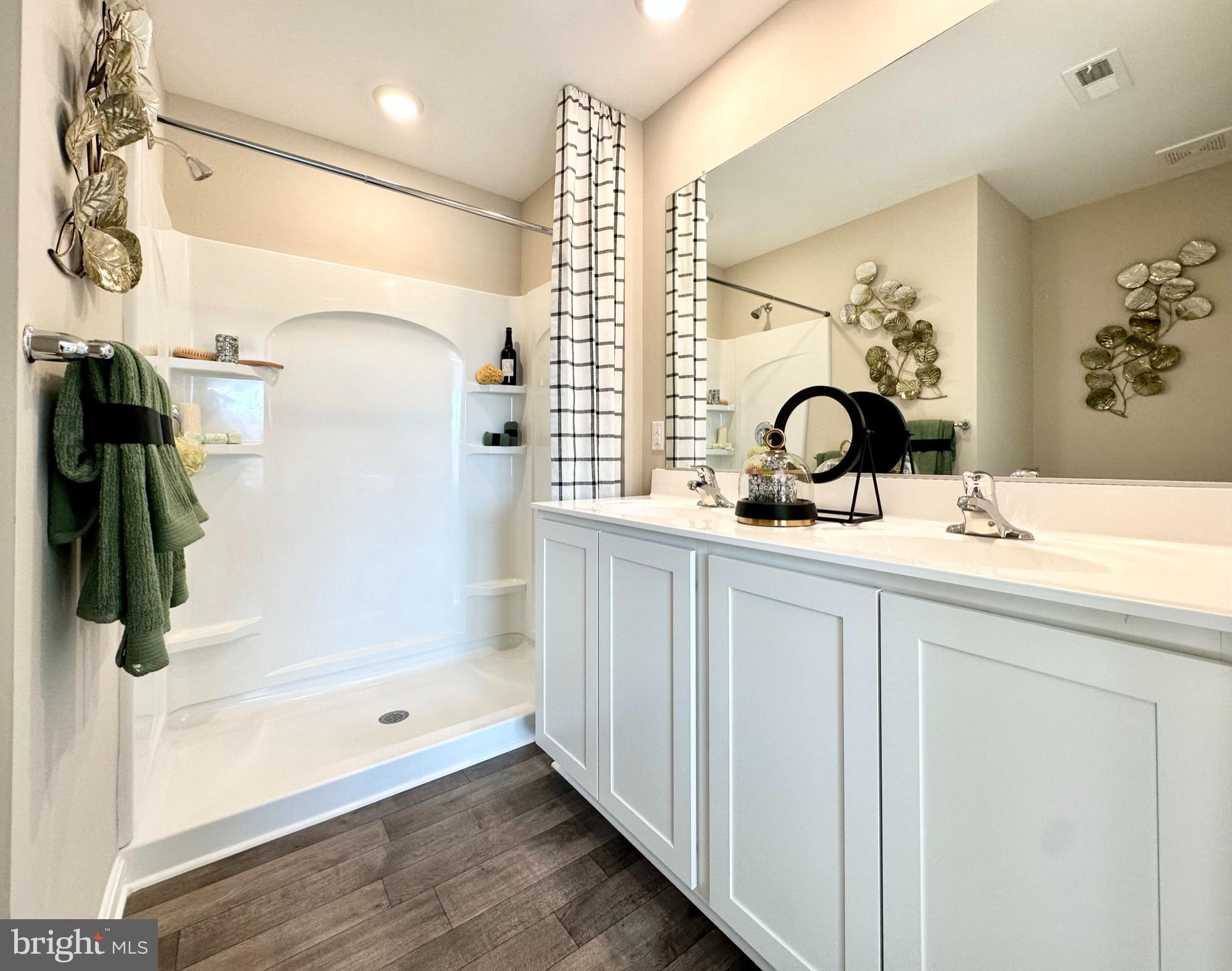 THE GRANARY AT DRAPER FARM - Residential