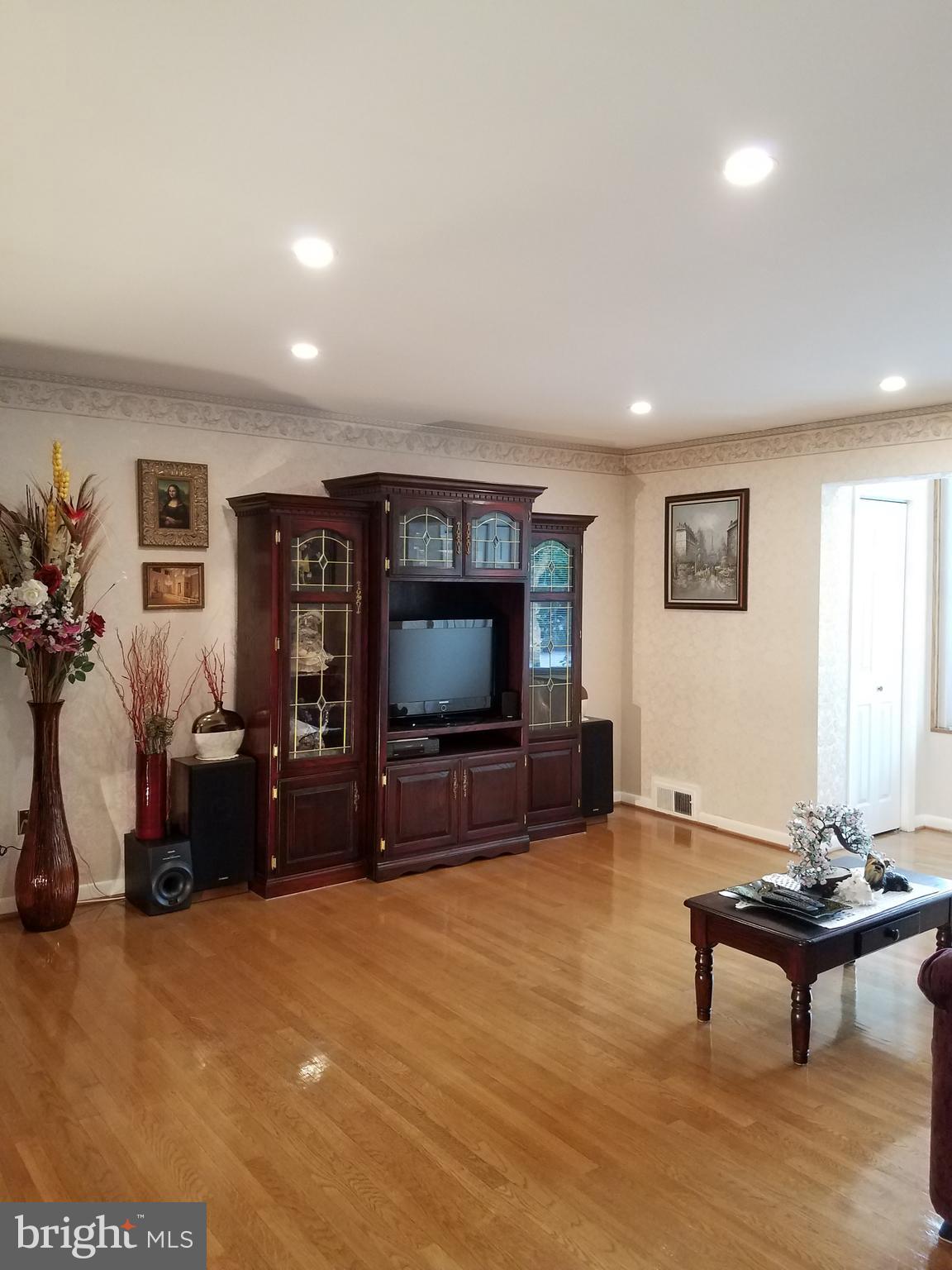 BEL PRE WOODS - Residential