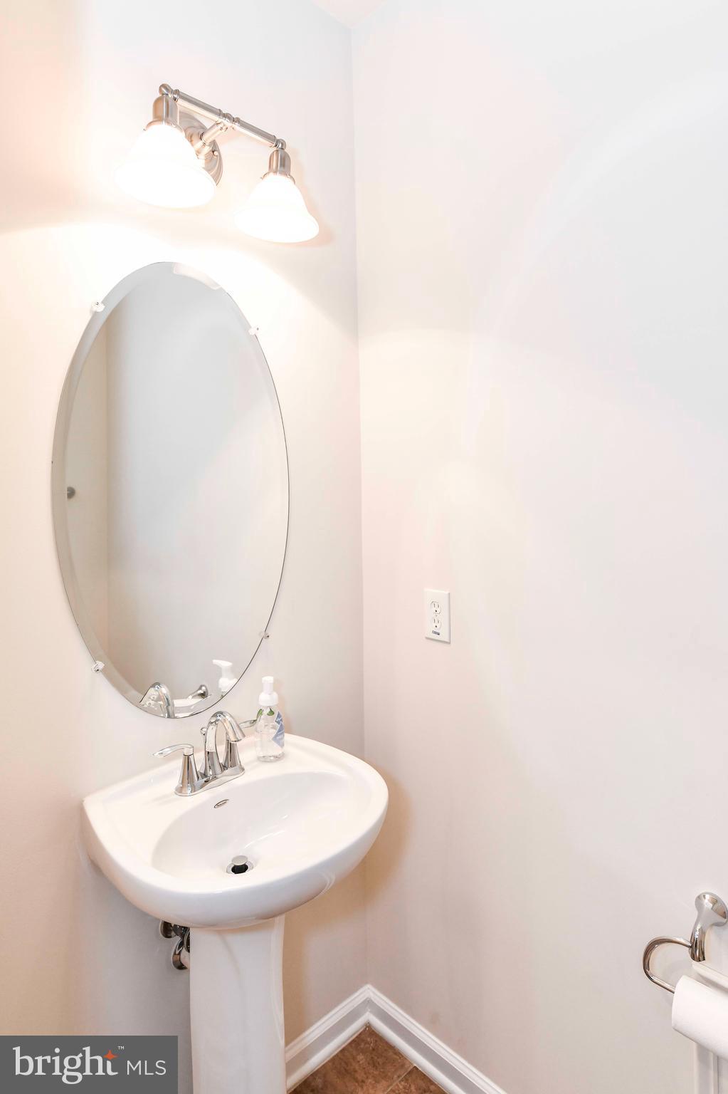 TOWNES CONDOMINIUMS - Residential Lease