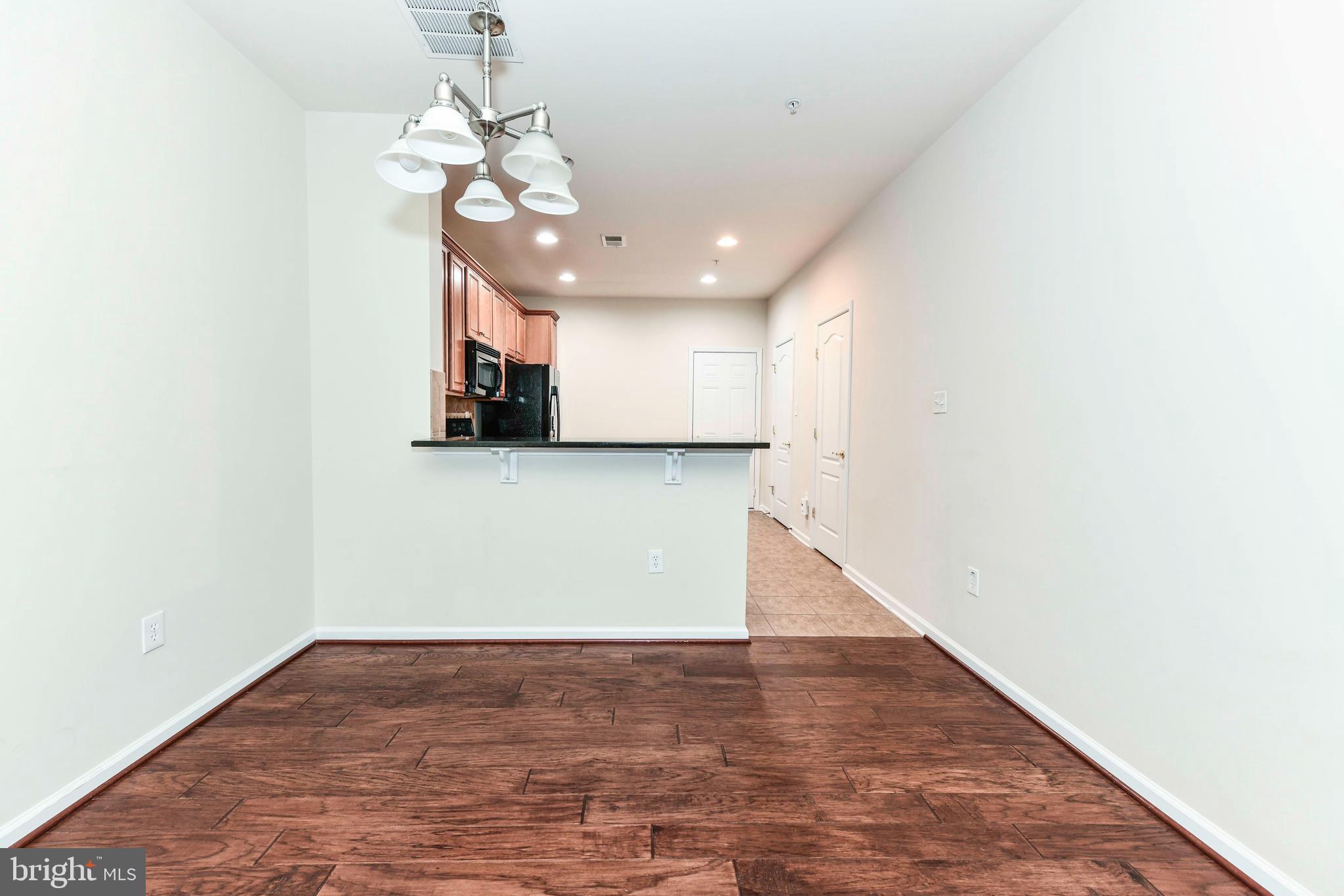 TOWNES CONDOMINIUMS - Residential Lease