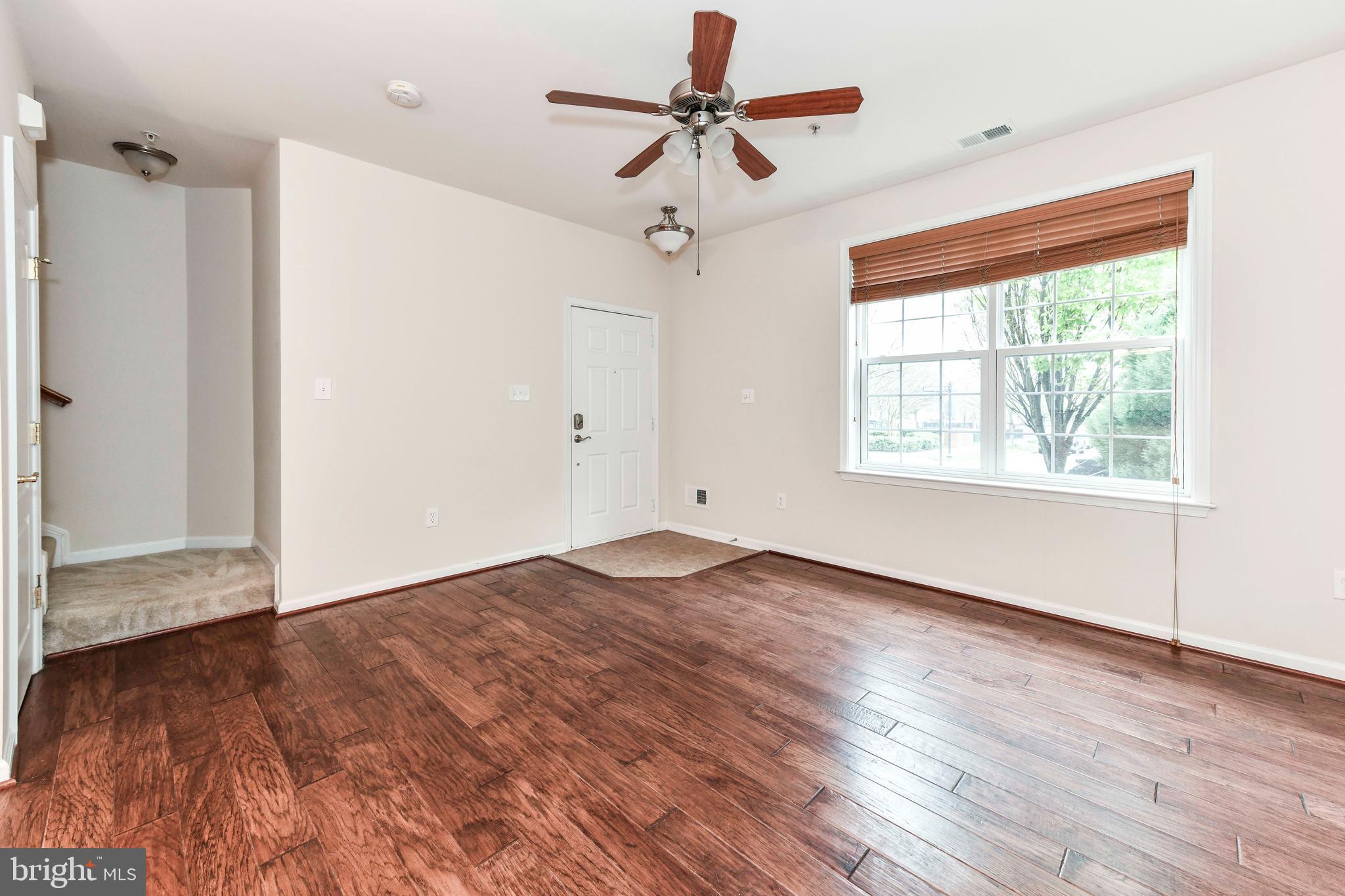 TOWNES CONDOMINIUMS - Residential Lease