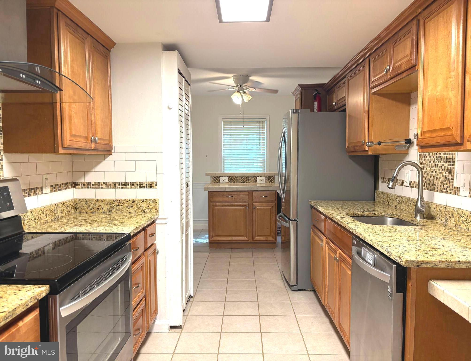 LAKE RIDGE - Residential