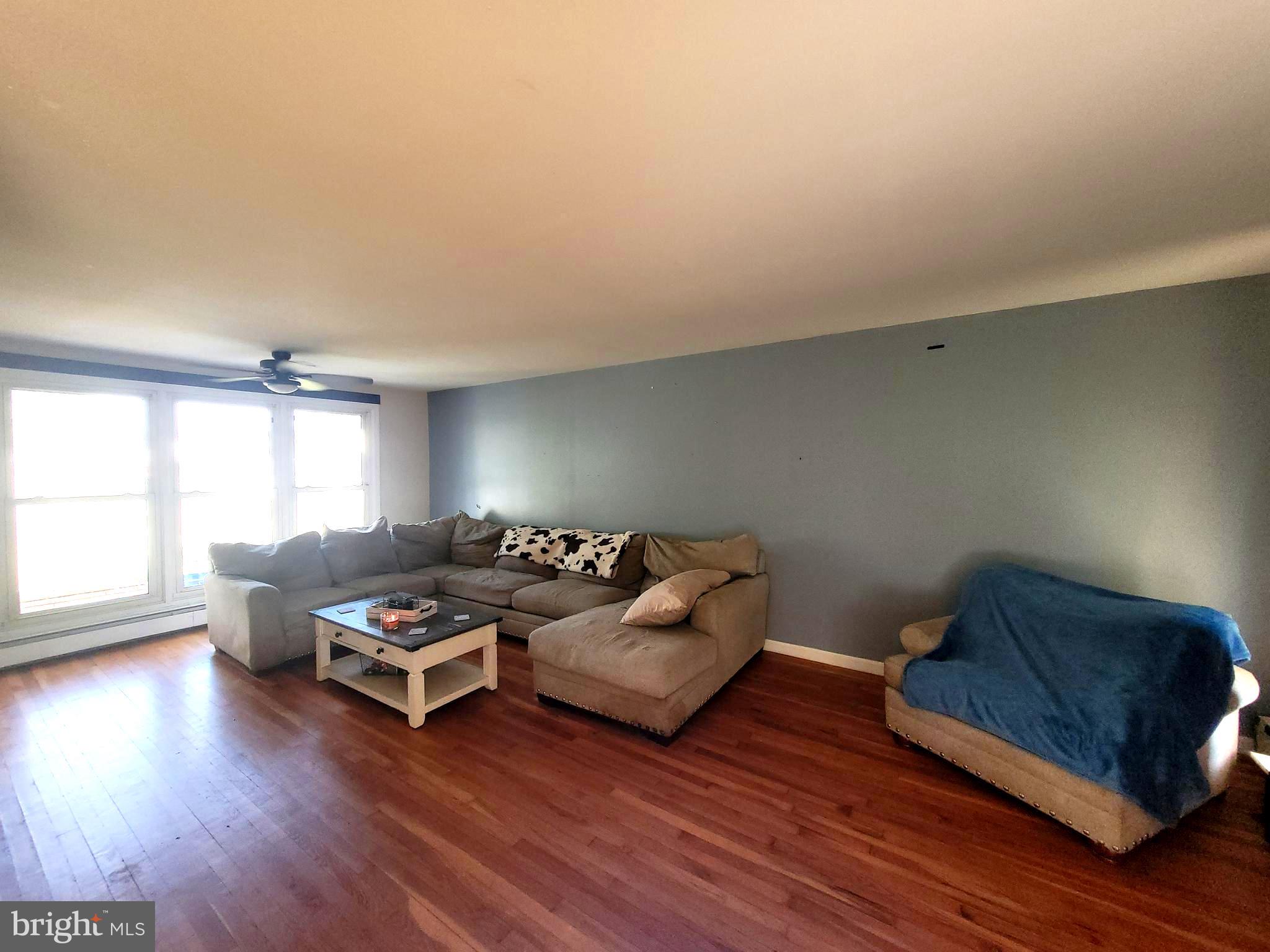 438 S COLUMBIA STREET