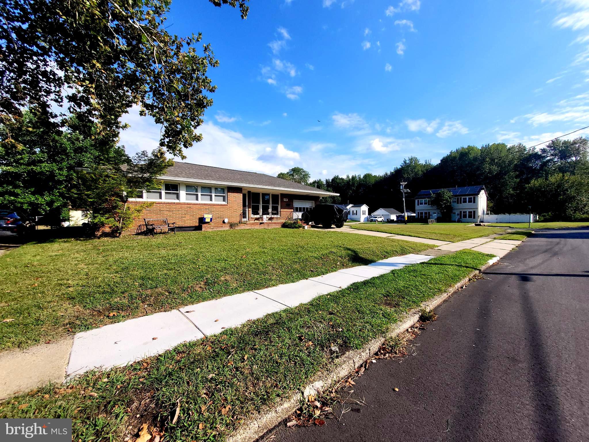 438 S COLUMBIA STREET