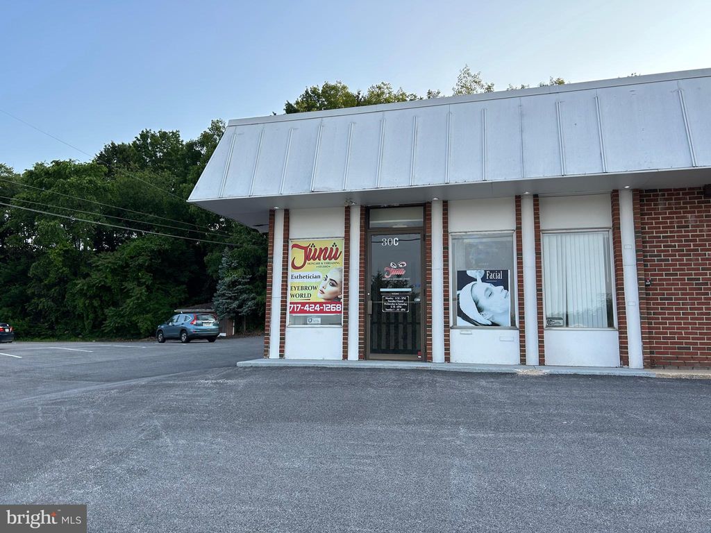 Photo of 30 W 11th Avenue, YORK, PA 17404 (MLS # PAYK2084712)