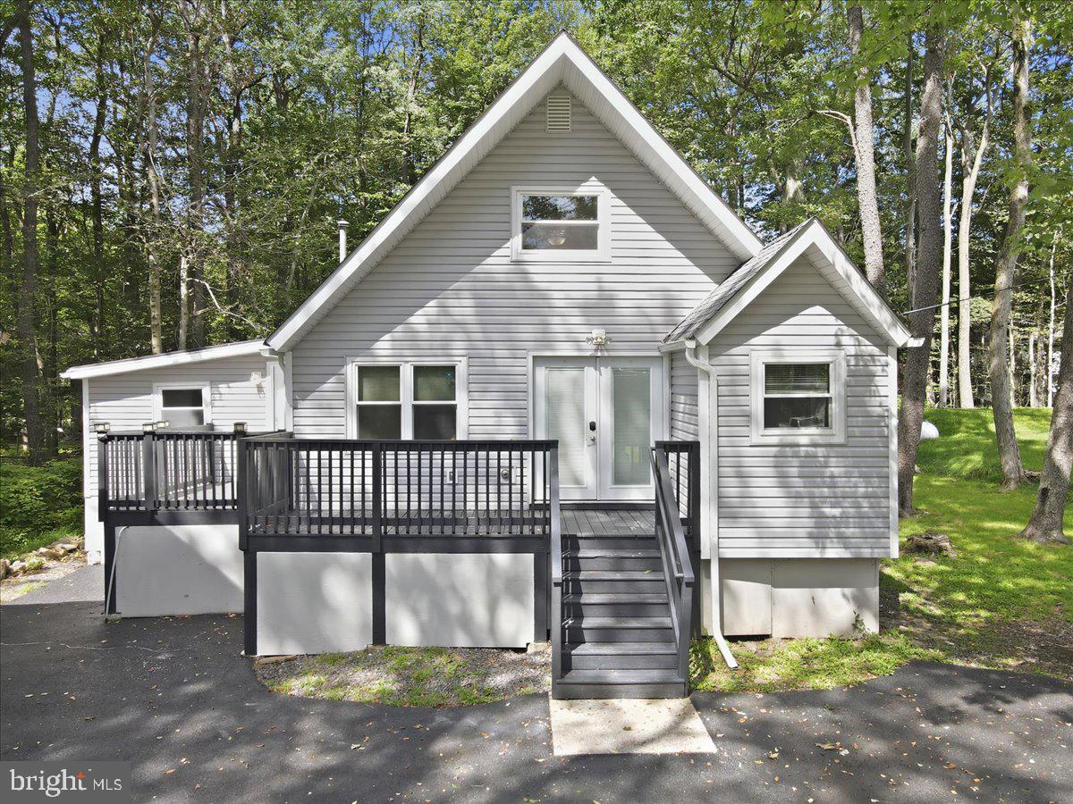 320 LAMONT WAY