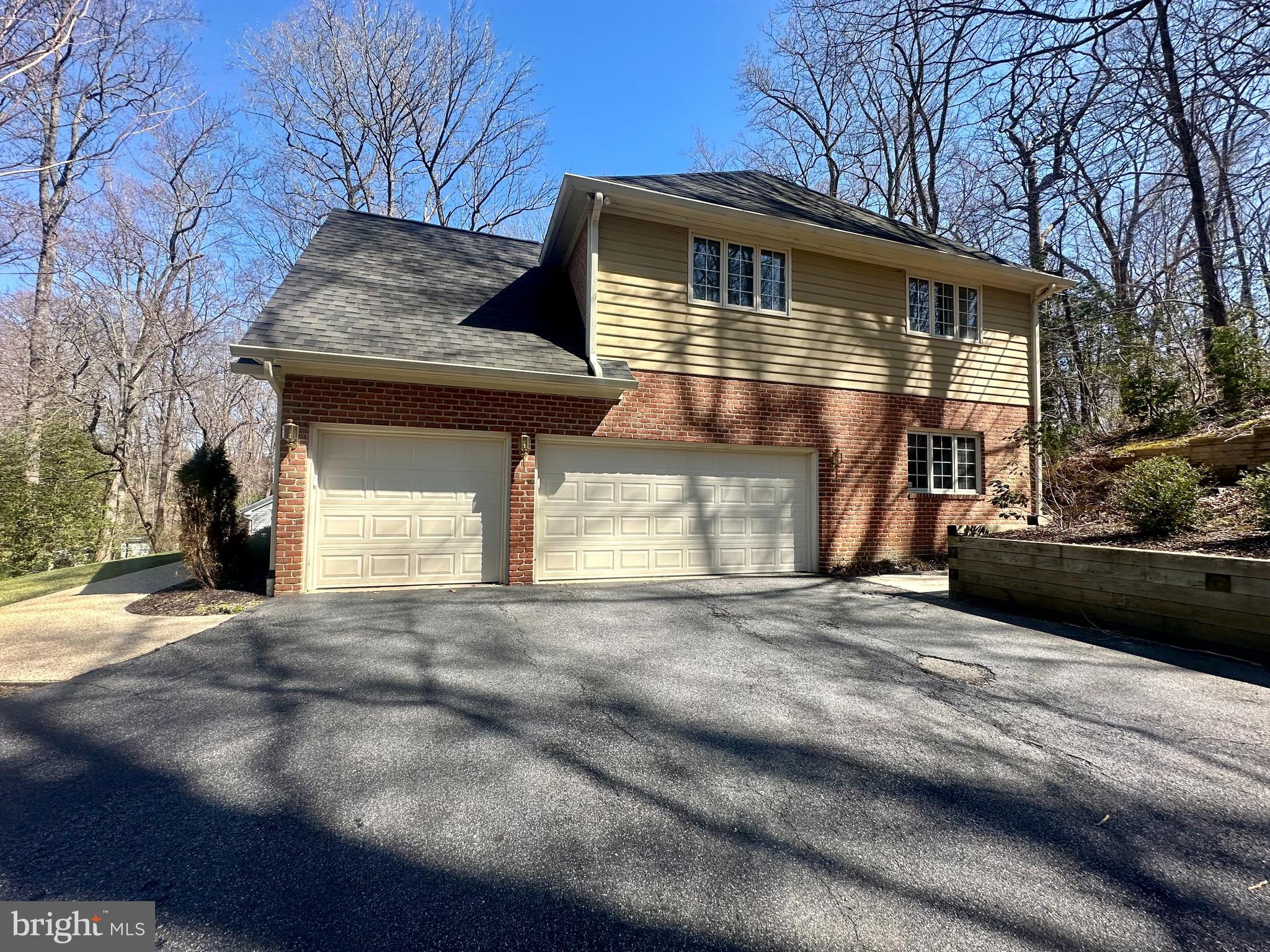1617 JOHN ROSS LANE