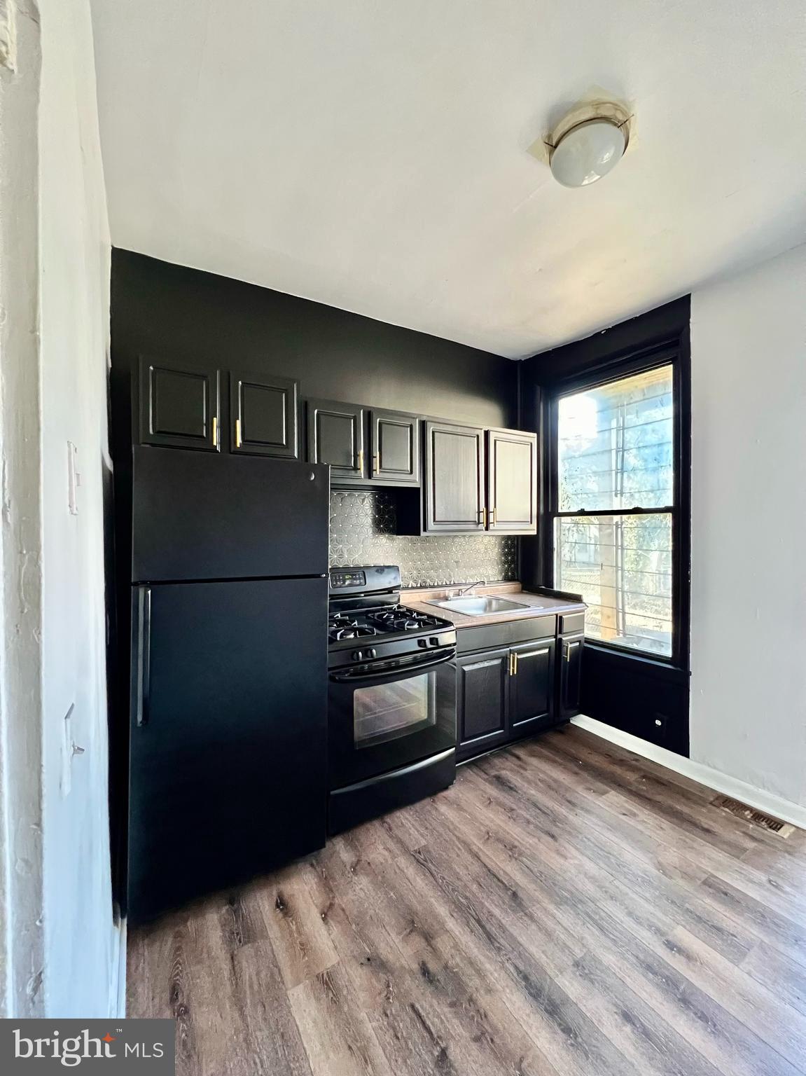 SANDTOWN-WINCHESTER - Residential Lease
