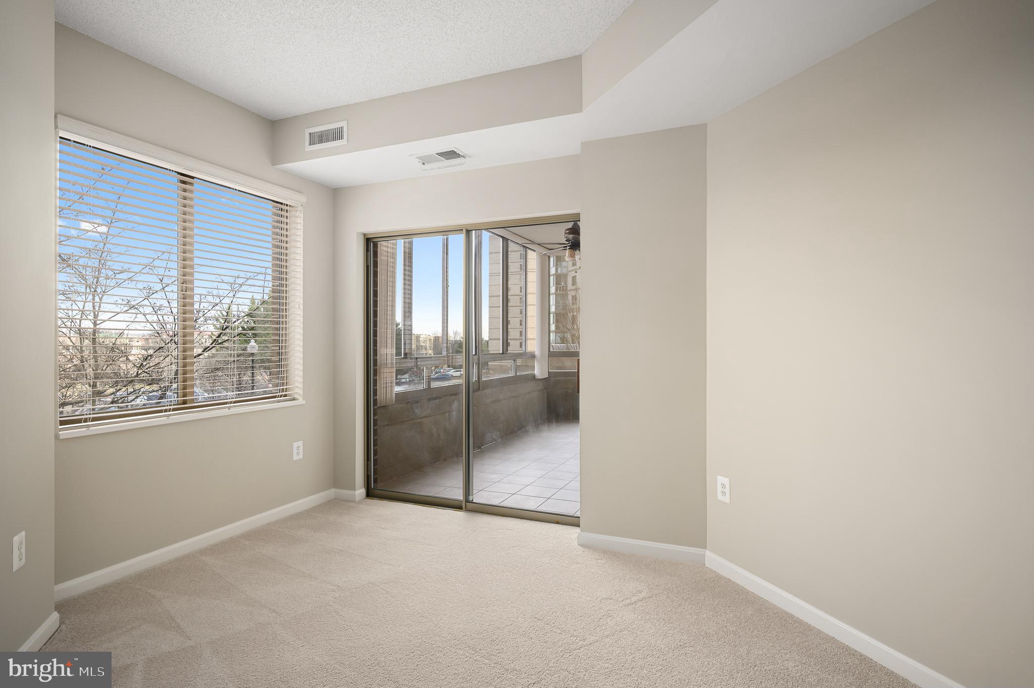 LANSDOWNE WOODS - Residential