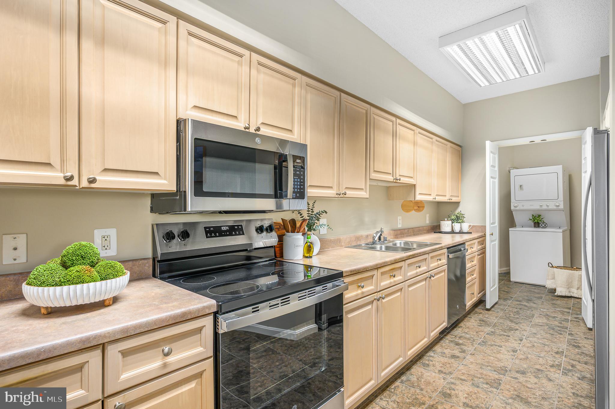 LANSDOWNE WOODS - Residential