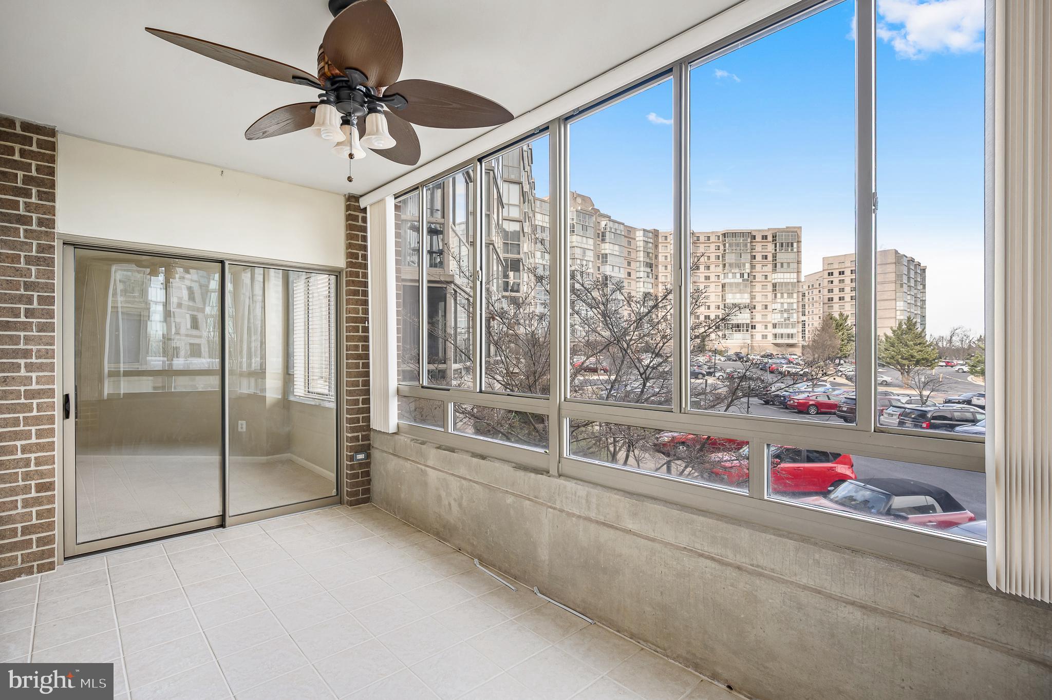 LANSDOWNE WOODS - Residential