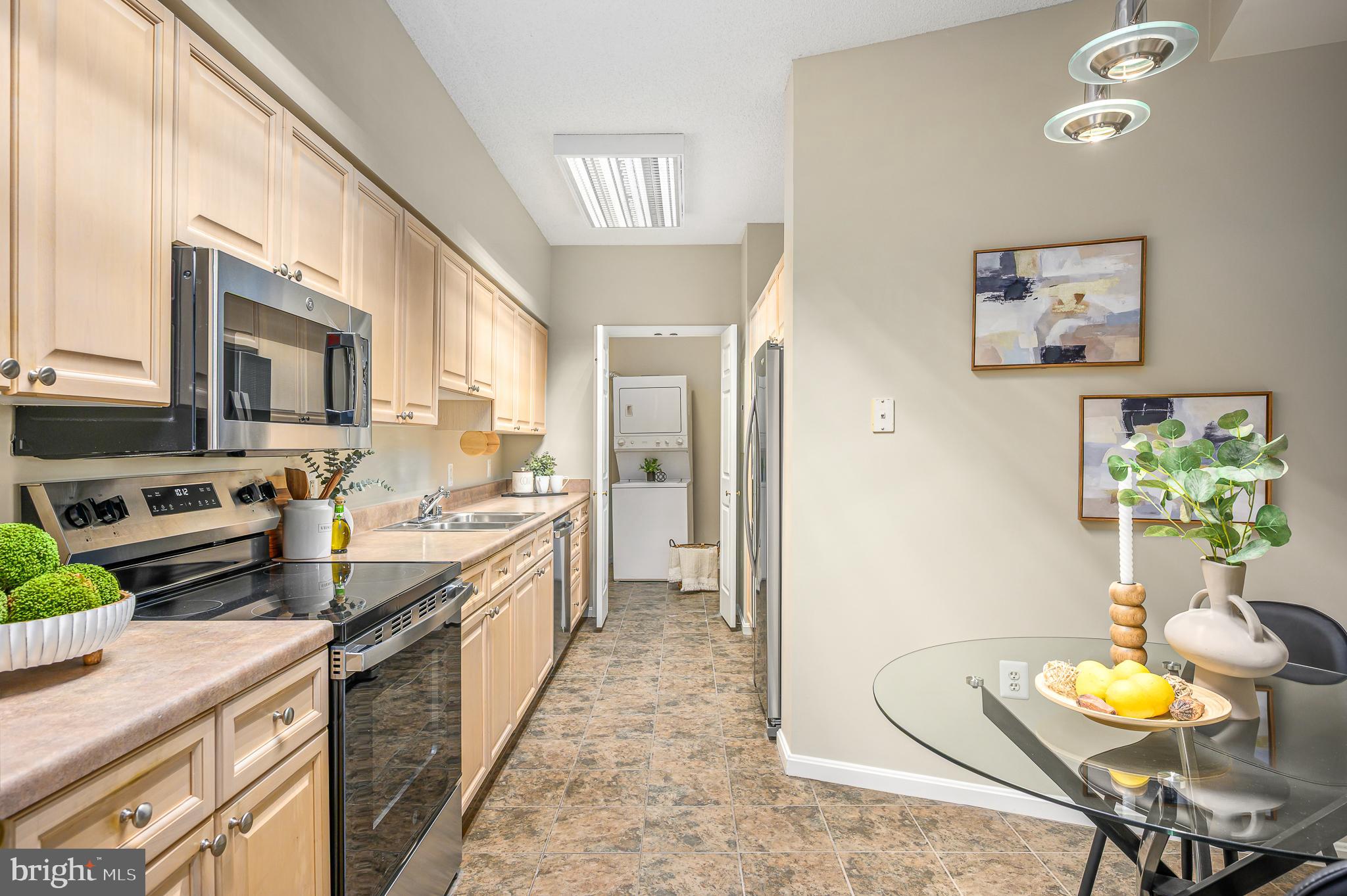 LANSDOWNE WOODS - Residential