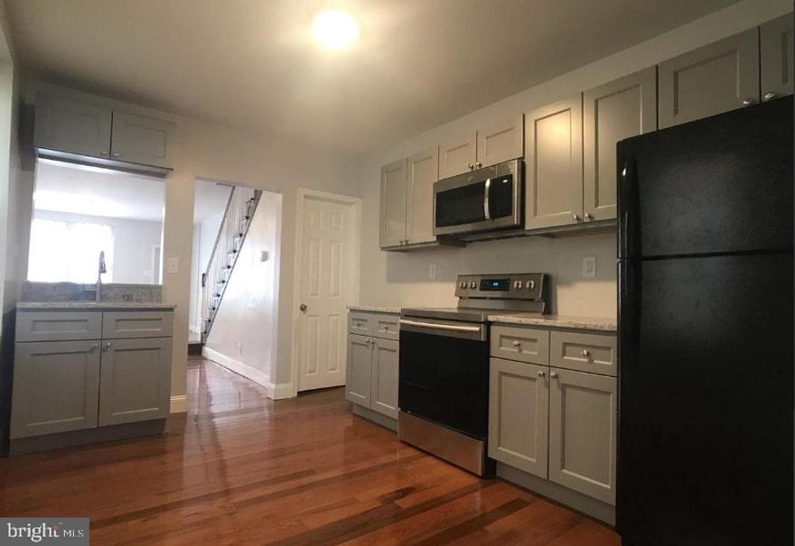 Your ideal home is waiting for you at 4046 N Fairhill St, Philadelphia! 🏡

This modern property, in excellent condition, offers 3 bedrooms and 1 bathroom, perfect for those seeking comfort and style. With a monthly rent of $1,375 💰, you'll enjoy a move-in-ready home with two spacious floors designed for convenience and comfort. Plus, it features a partially finished basement, an excellent space to create your own additional area
Located in a strategic area of Philadelphia, you'll have easy access to everything you need, including shops, restaurants, and public transportation🚍. 
This is a unique opportunity to live in a modern property with an unbeatable location at an amazing price!

Don’t wait any longer—come see this gem, it's ready for you to move in! 🌟
