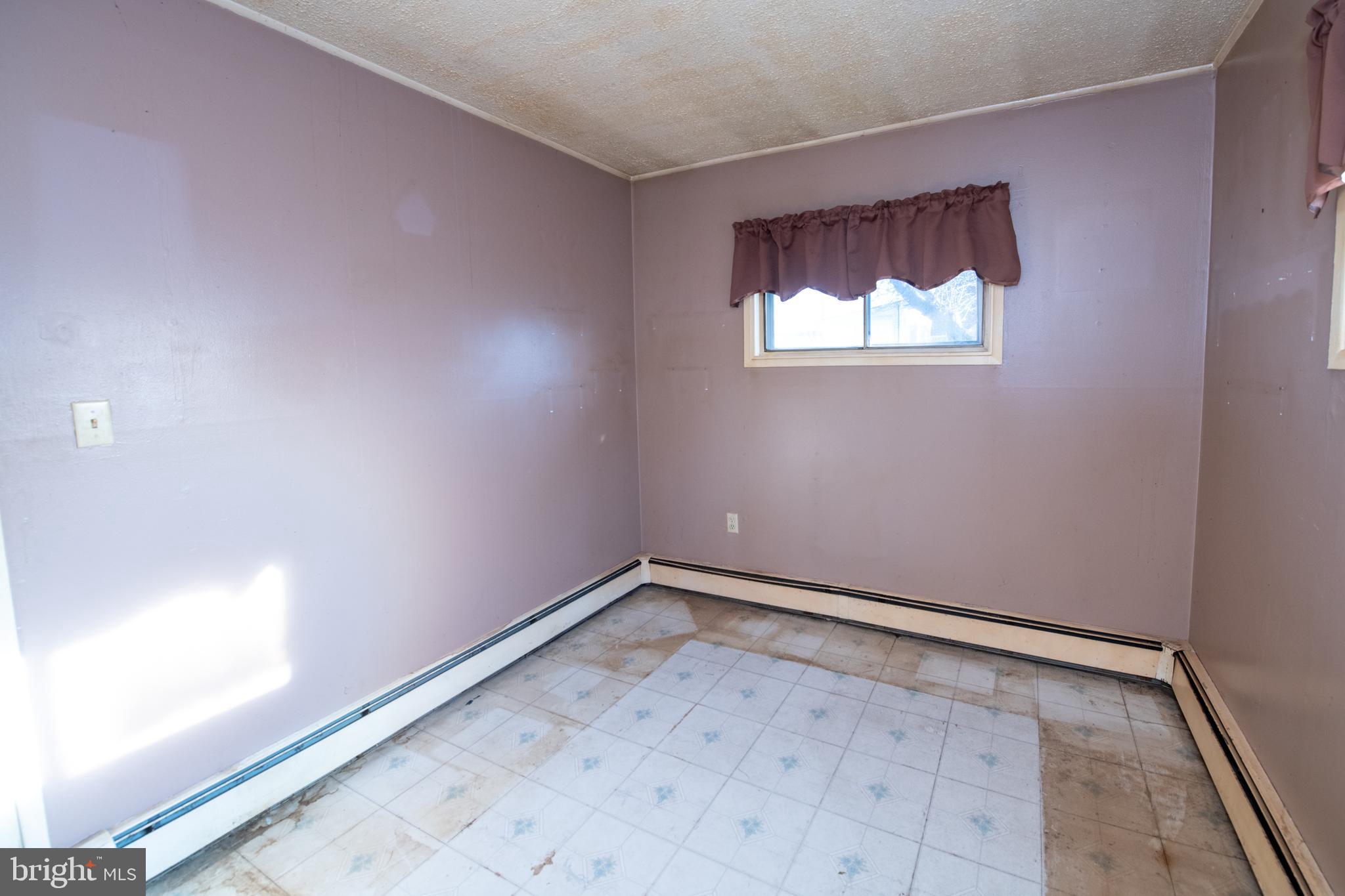 LEVITTOWN - Residential