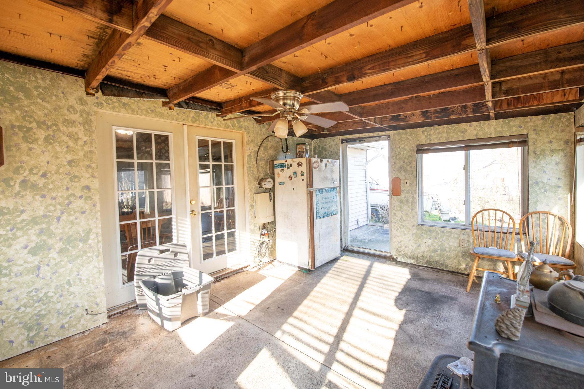 LEVITTOWN - Residential