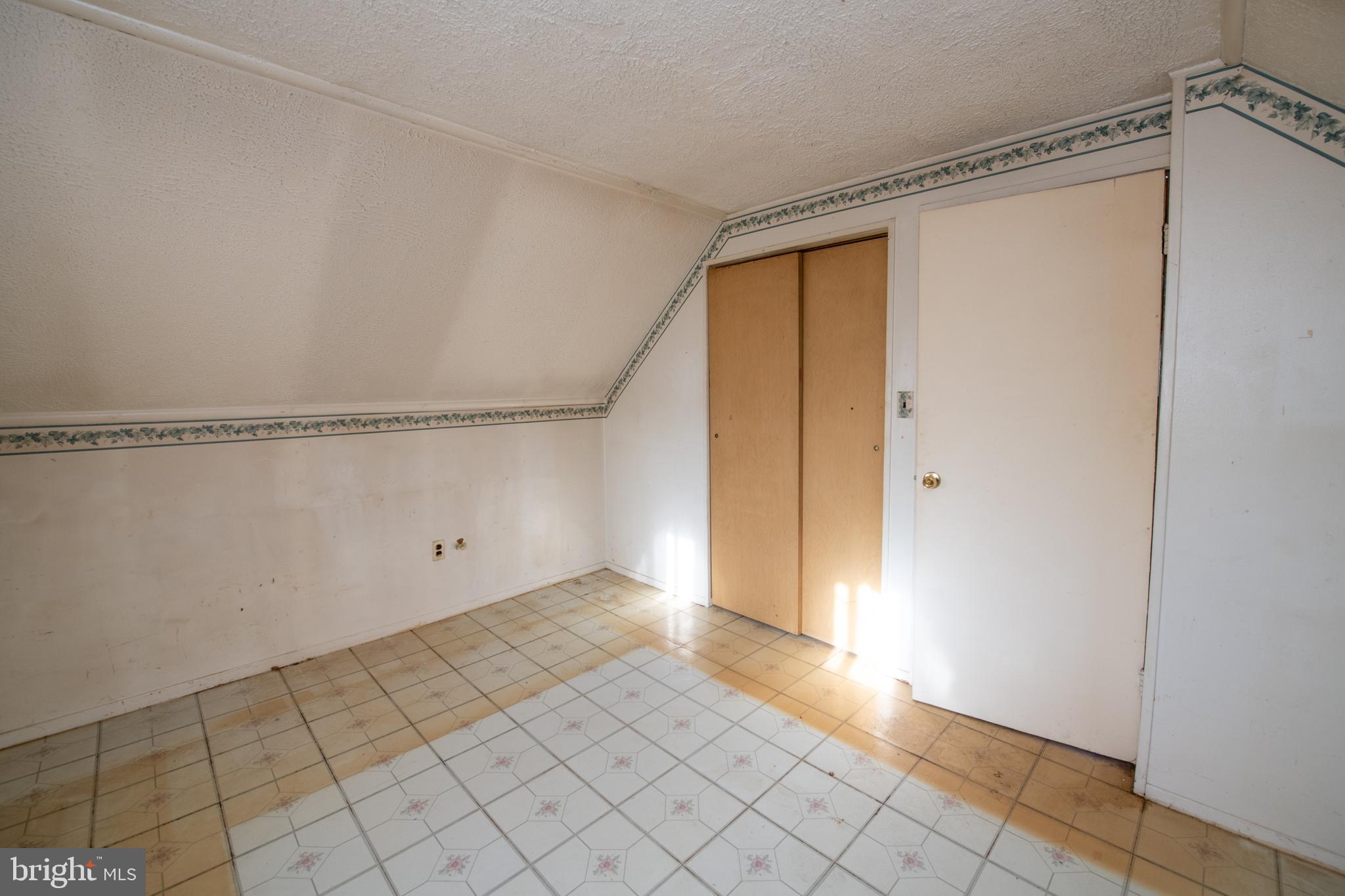 LEVITTOWN - Residential