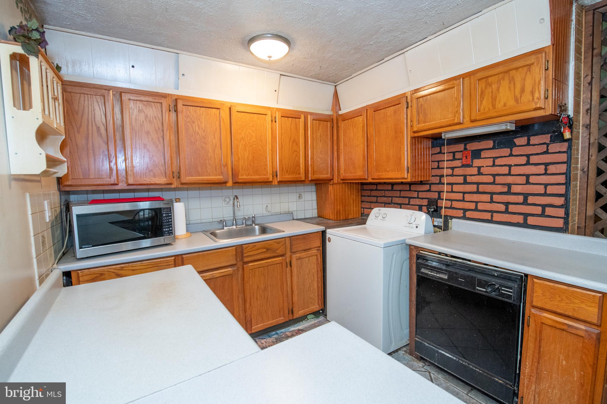 LEVITTOWN - Residential