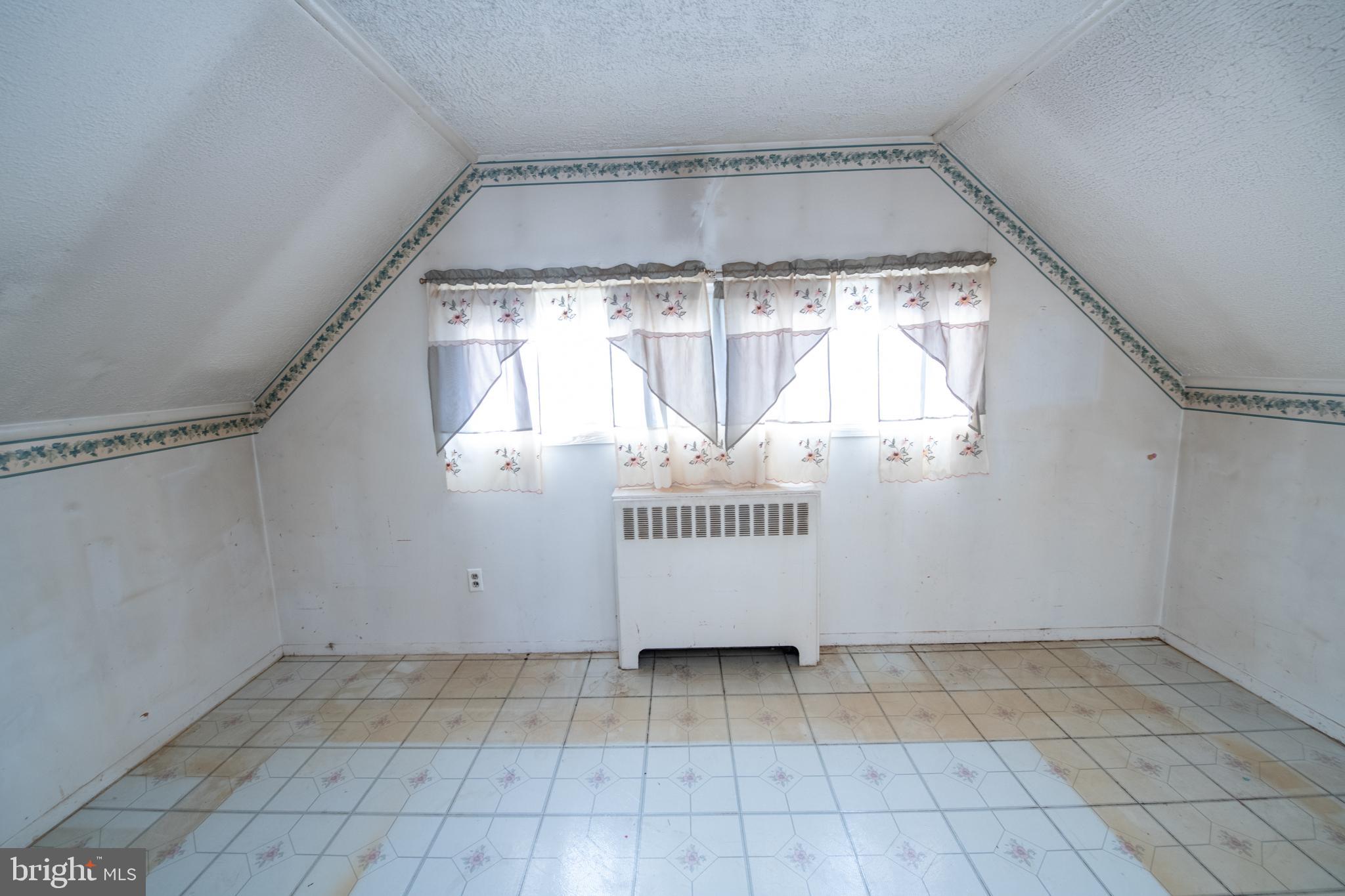 LEVITTOWN - Residential