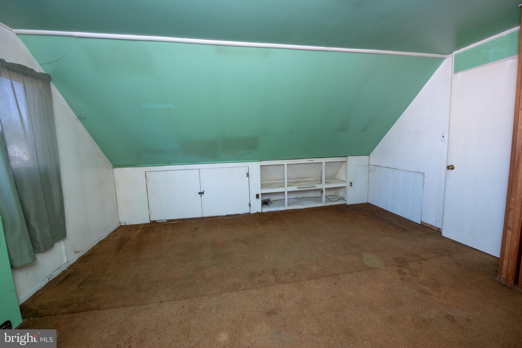 LEVITTOWN - Residential