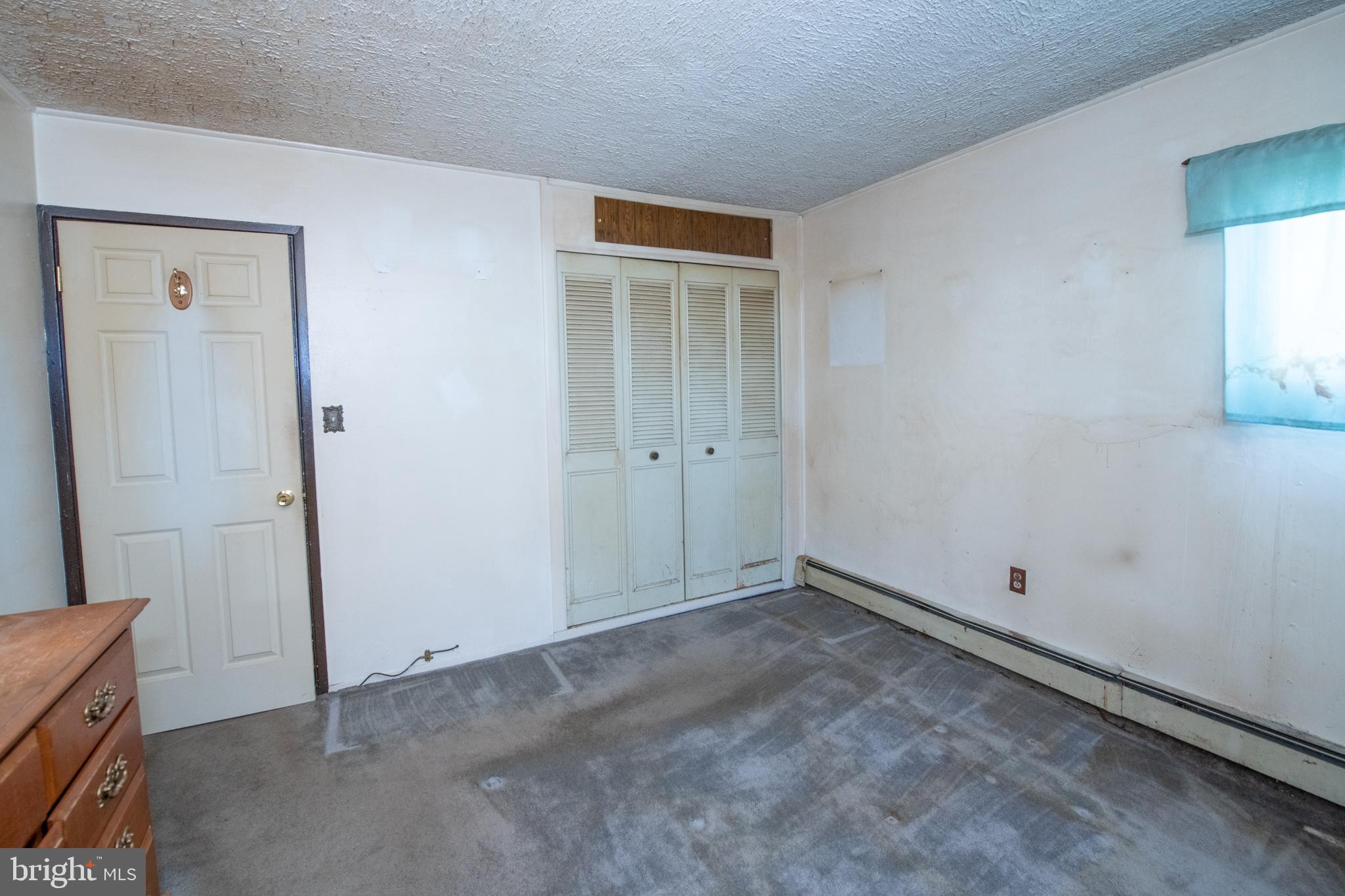 LEVITTOWN - Residential