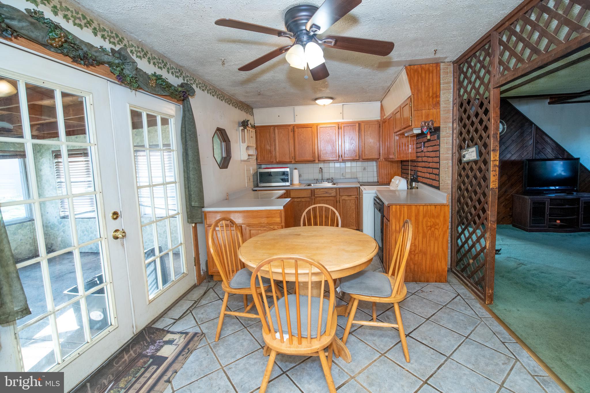 LEVITTOWN - Residential