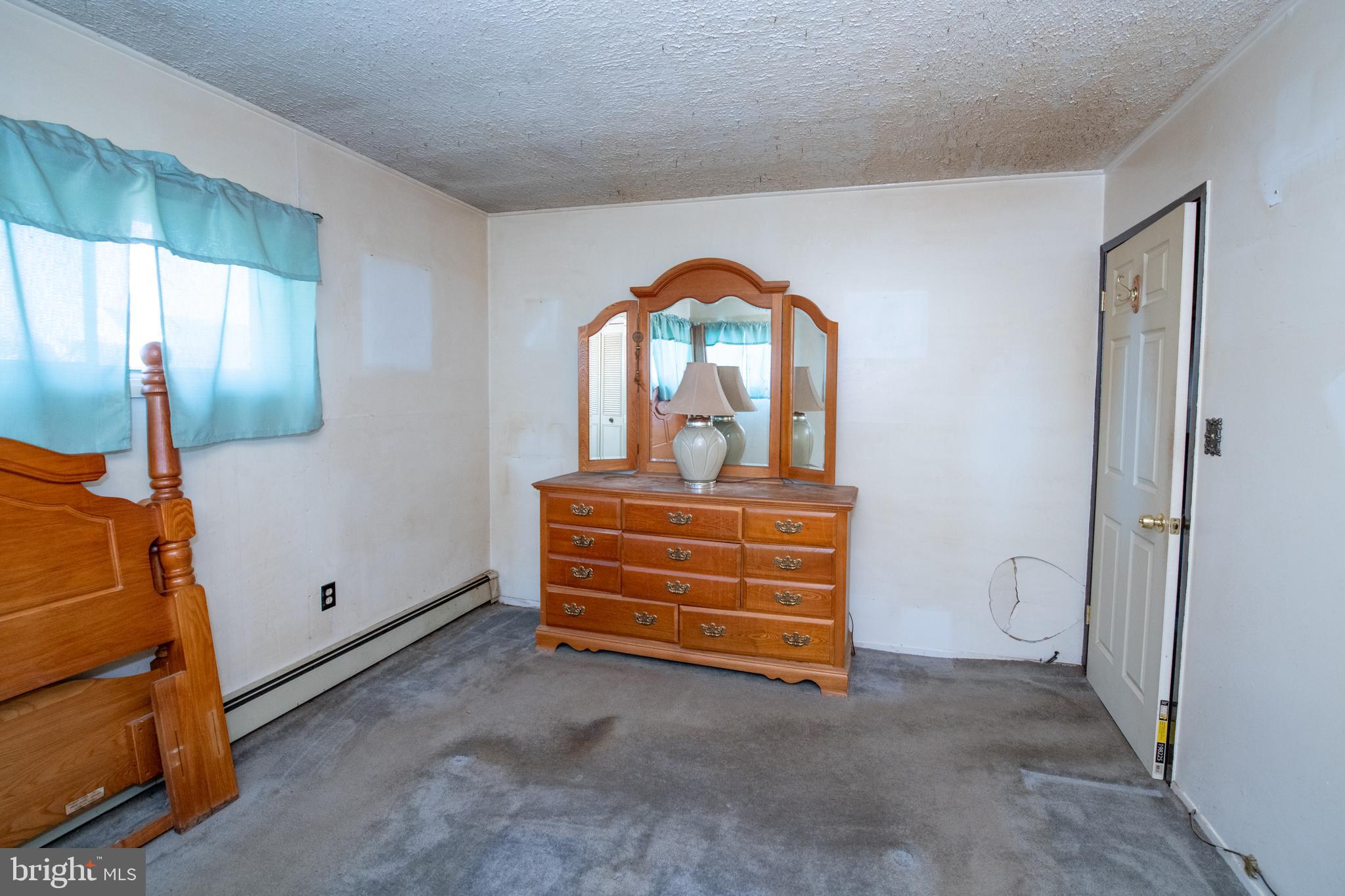 LEVITTOWN - Residential