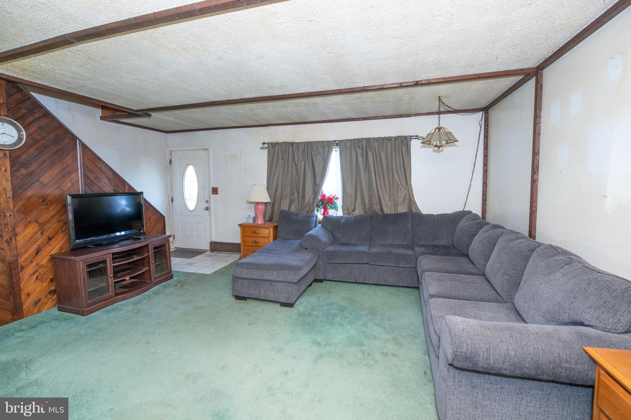 LEVITTOWN - Residential