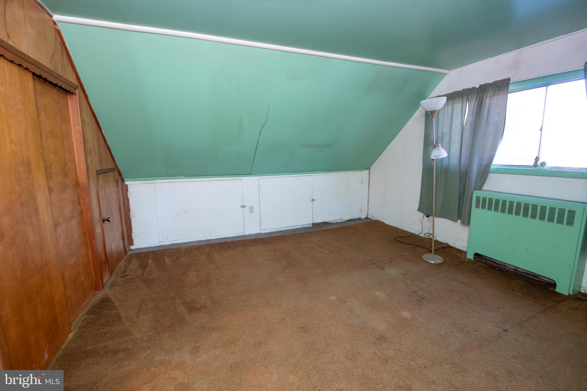 LEVITTOWN - Residential