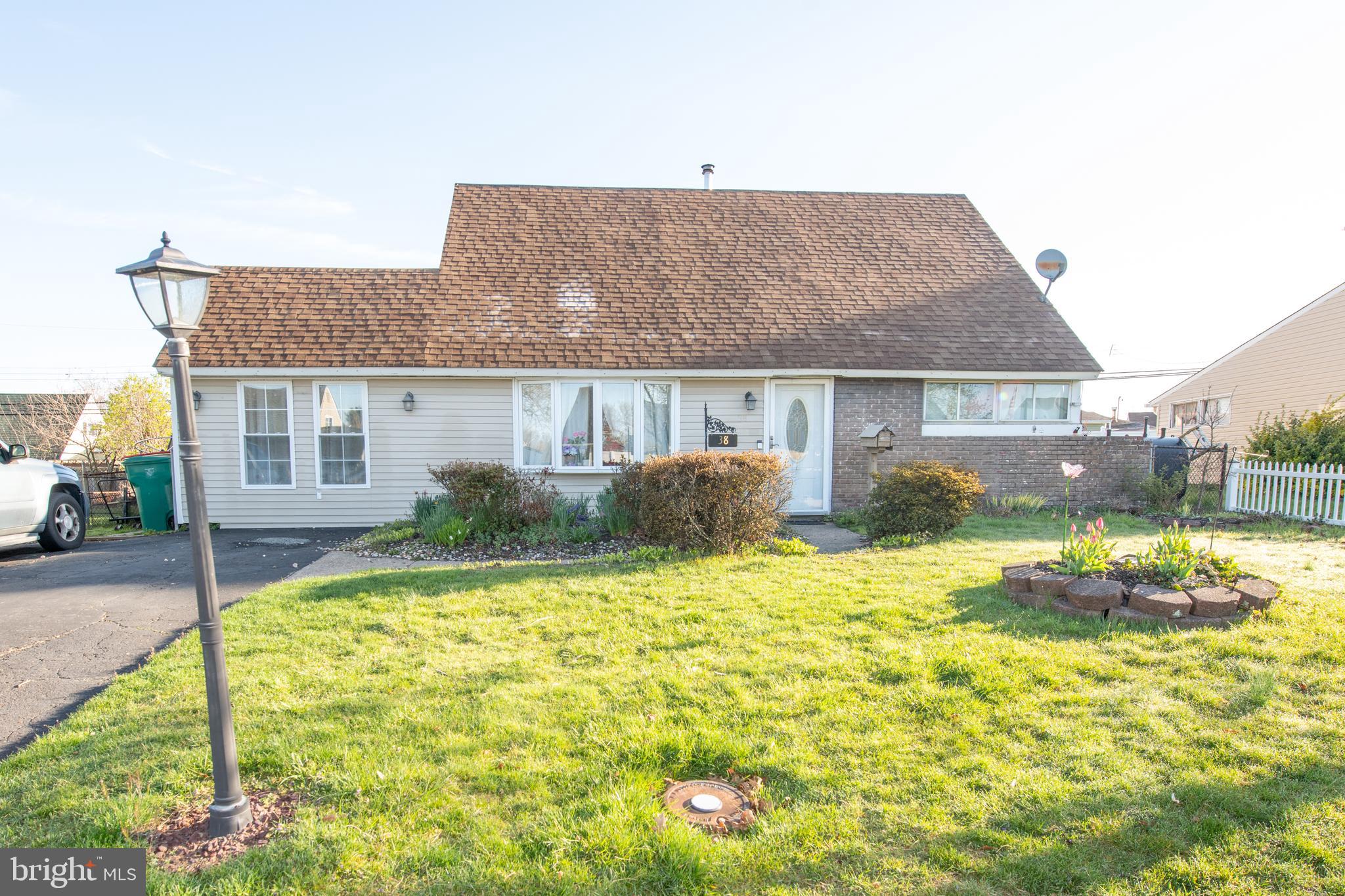 LEVITTOWN - Residential