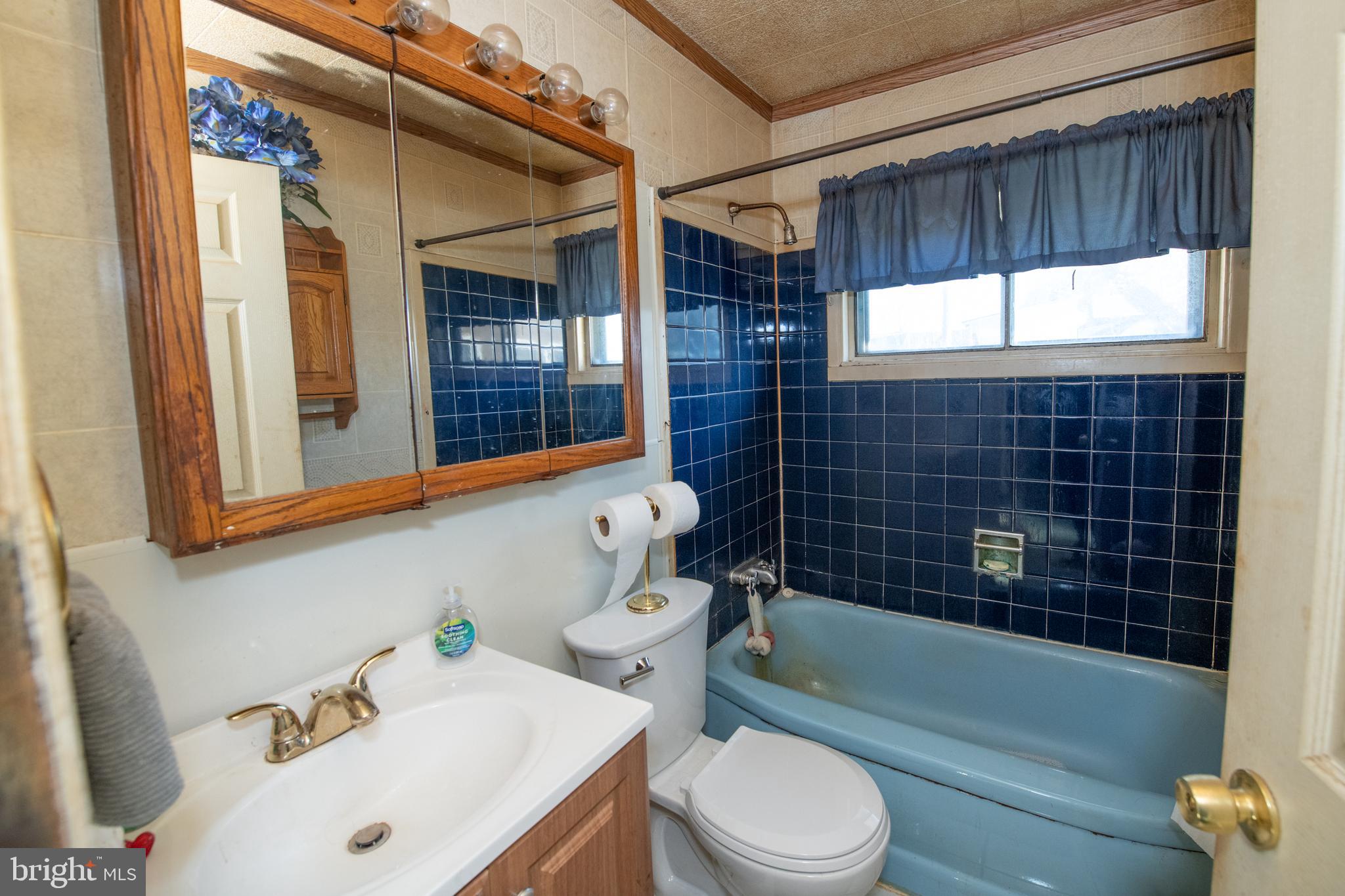 LEVITTOWN - Residential