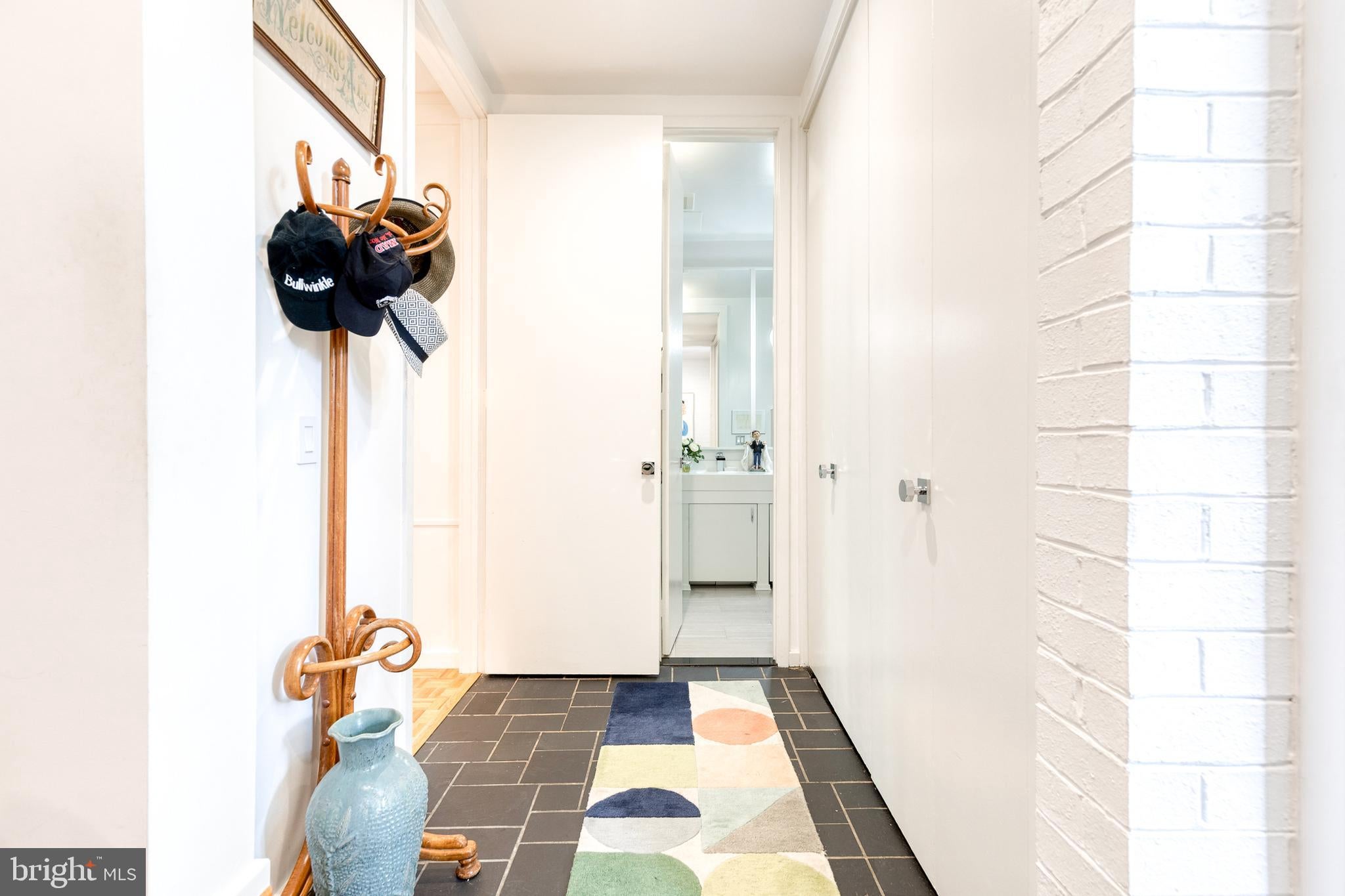 14 ROLAND MEWS