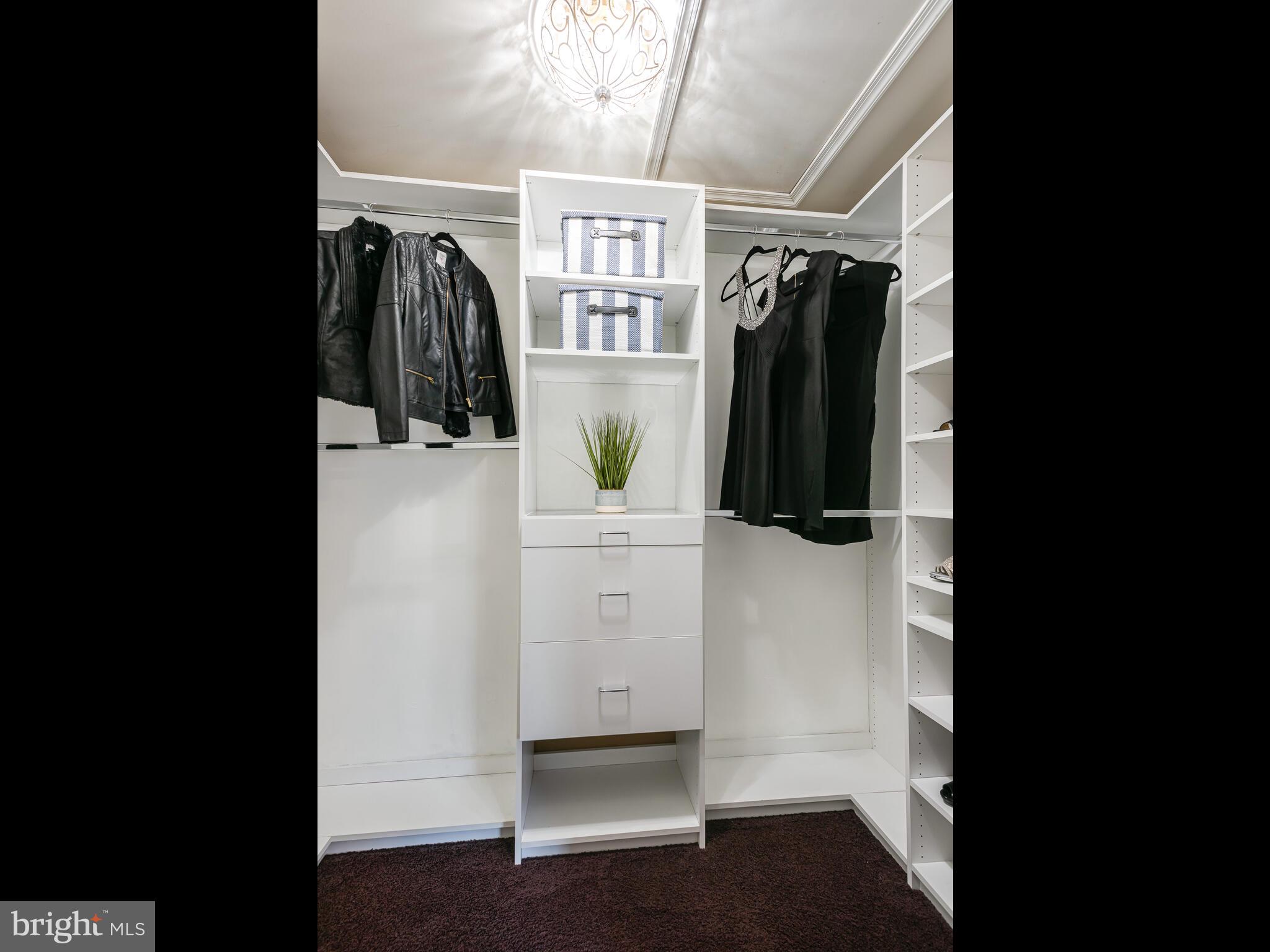 CHARLESTOWN HUNT - Residential