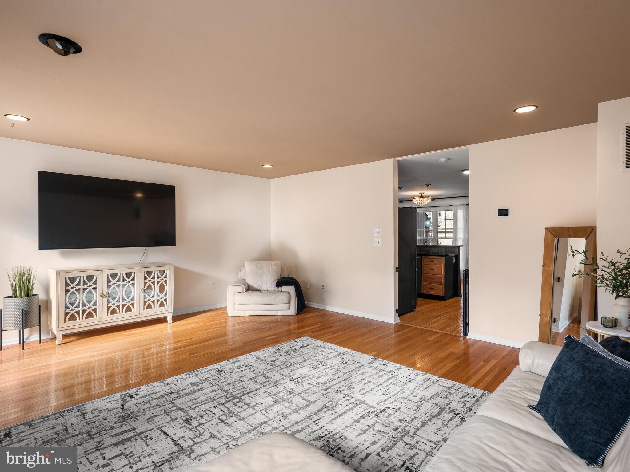 CHARLESTOWN HUNT - Residential