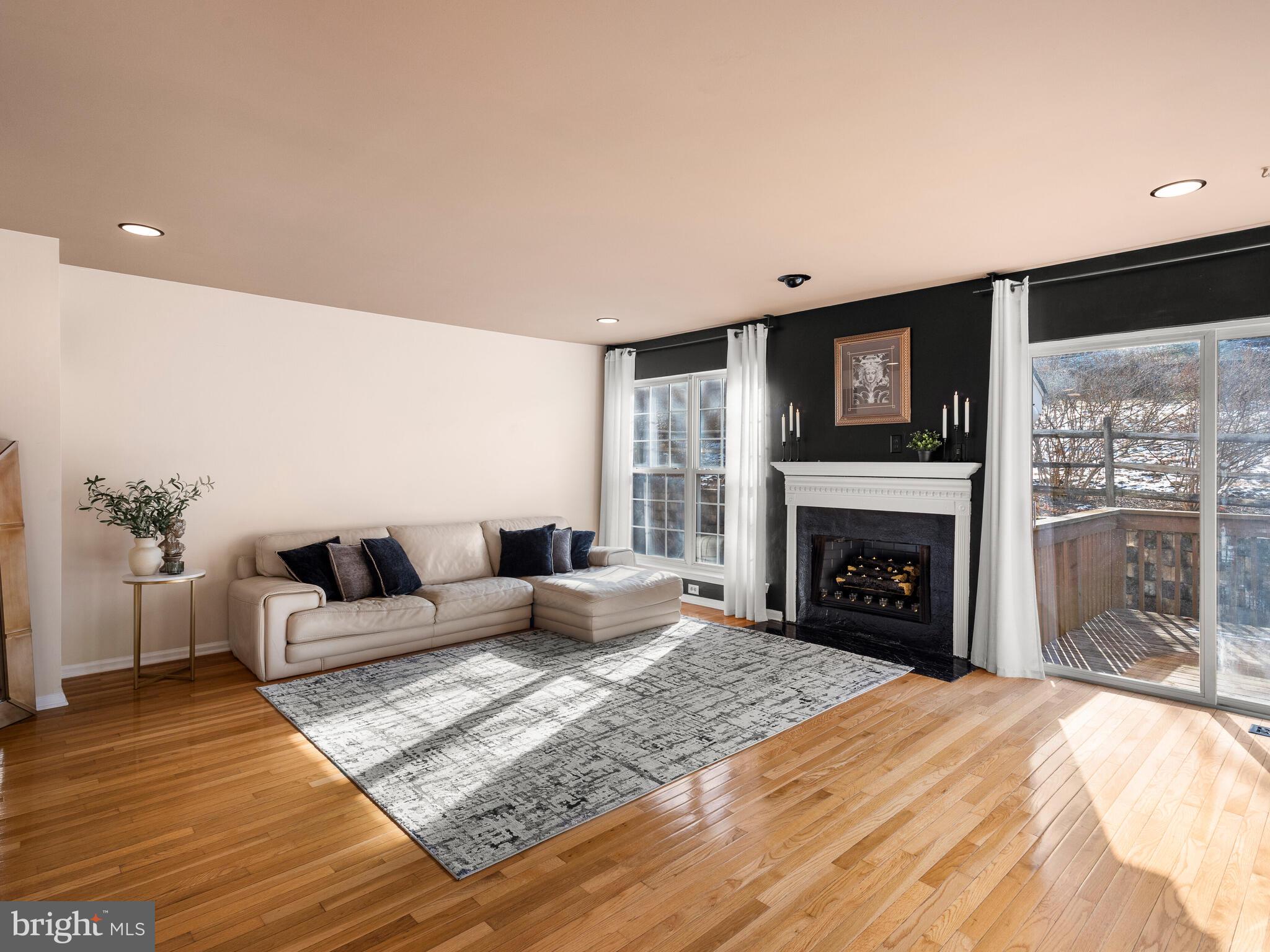 CHARLESTOWN HUNT - Residential