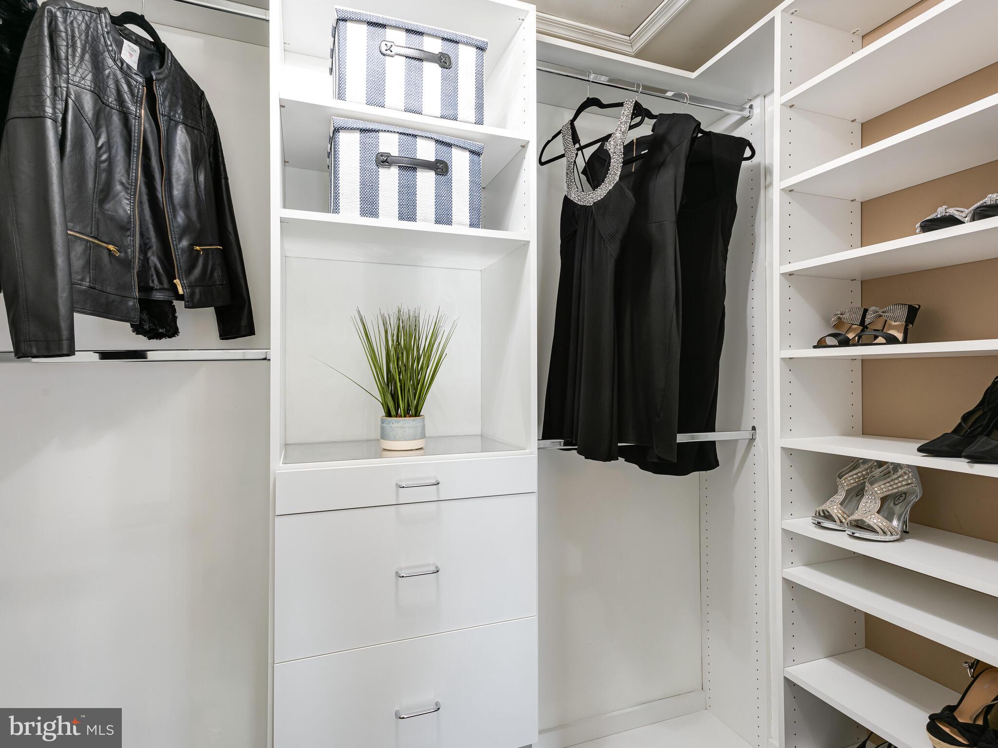 CHARLESTOWN HUNT - Residential