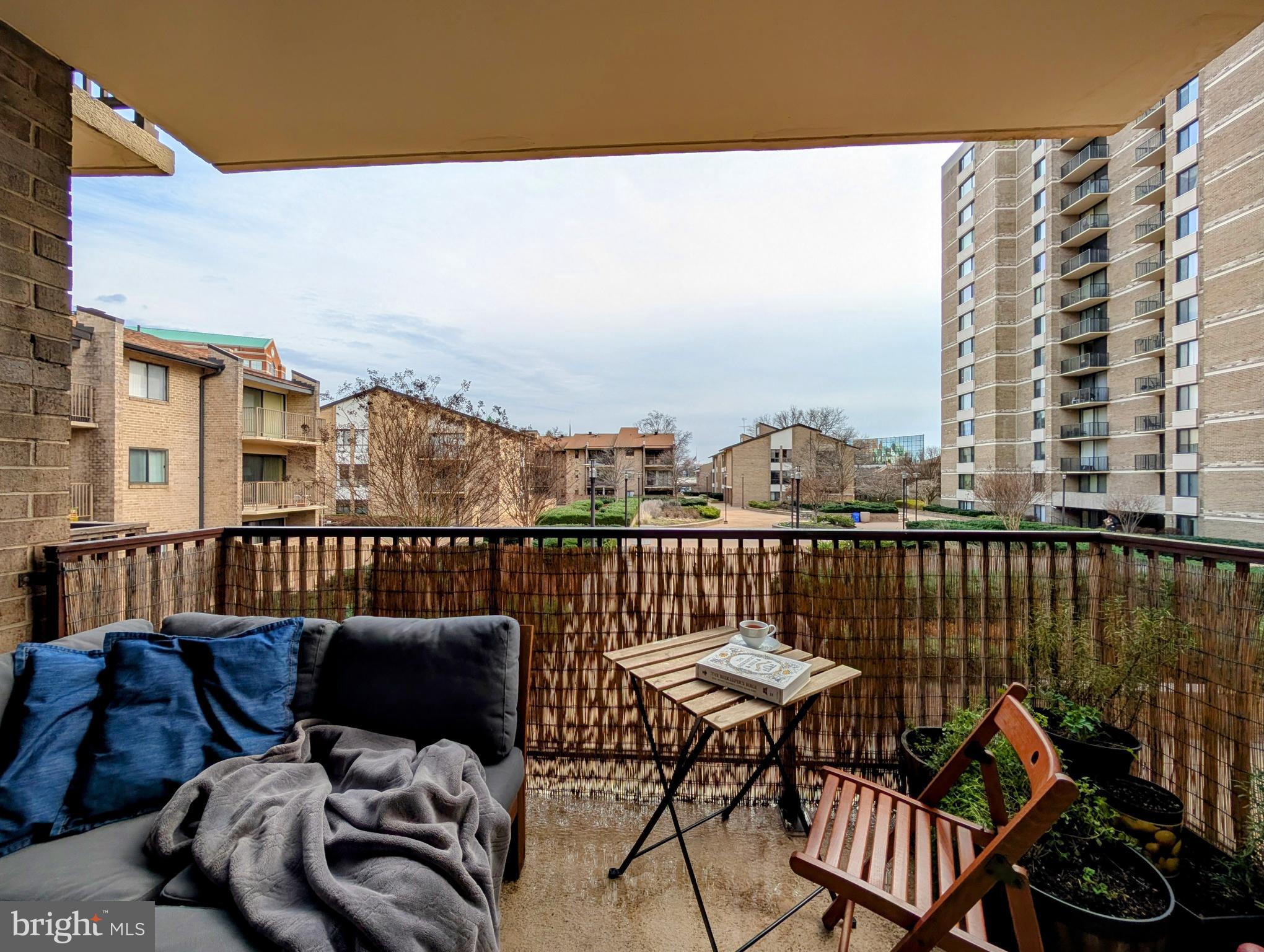 AMERICANA CENTRE - Land