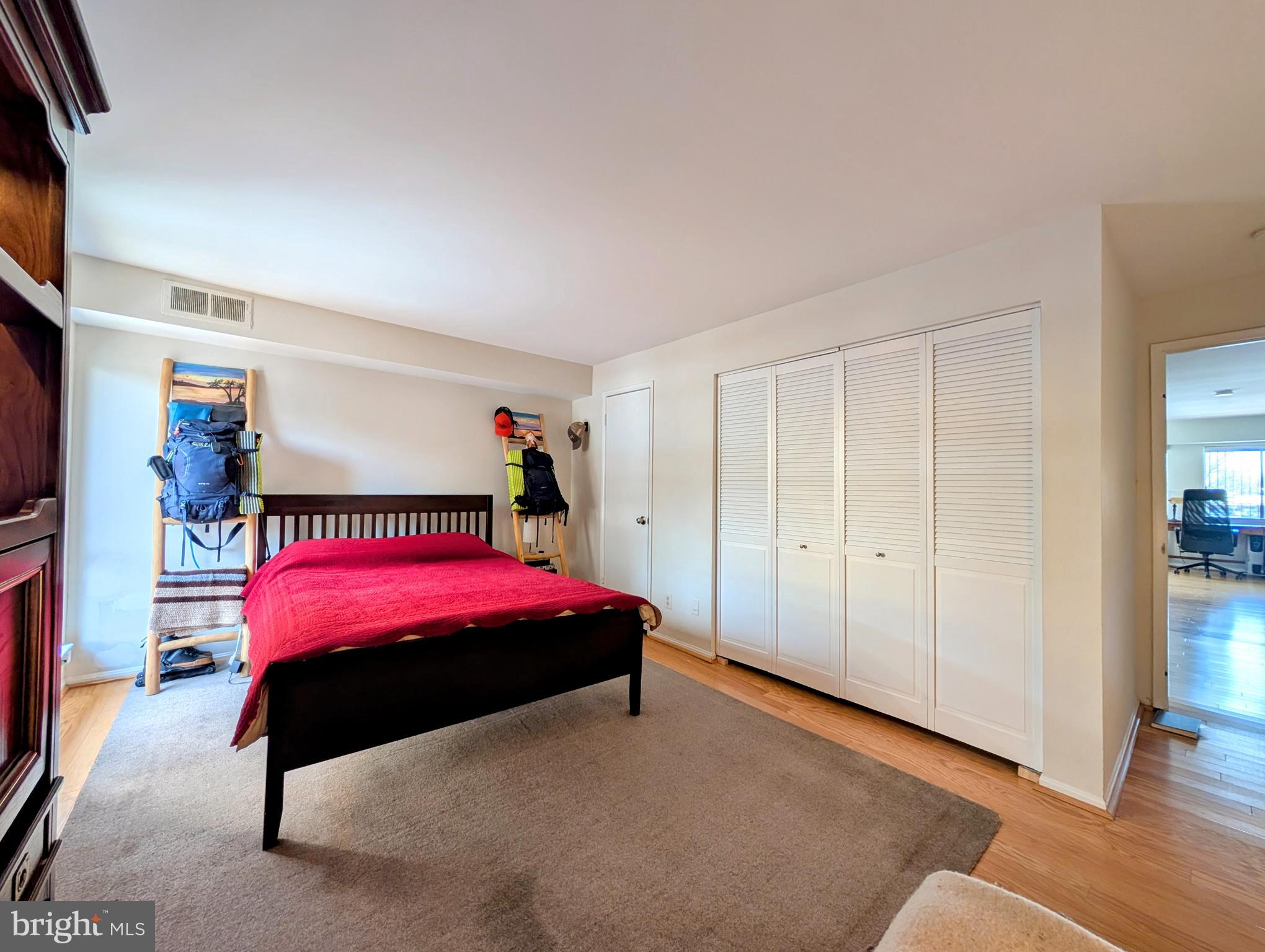 AMERICANA CENTRE - Land