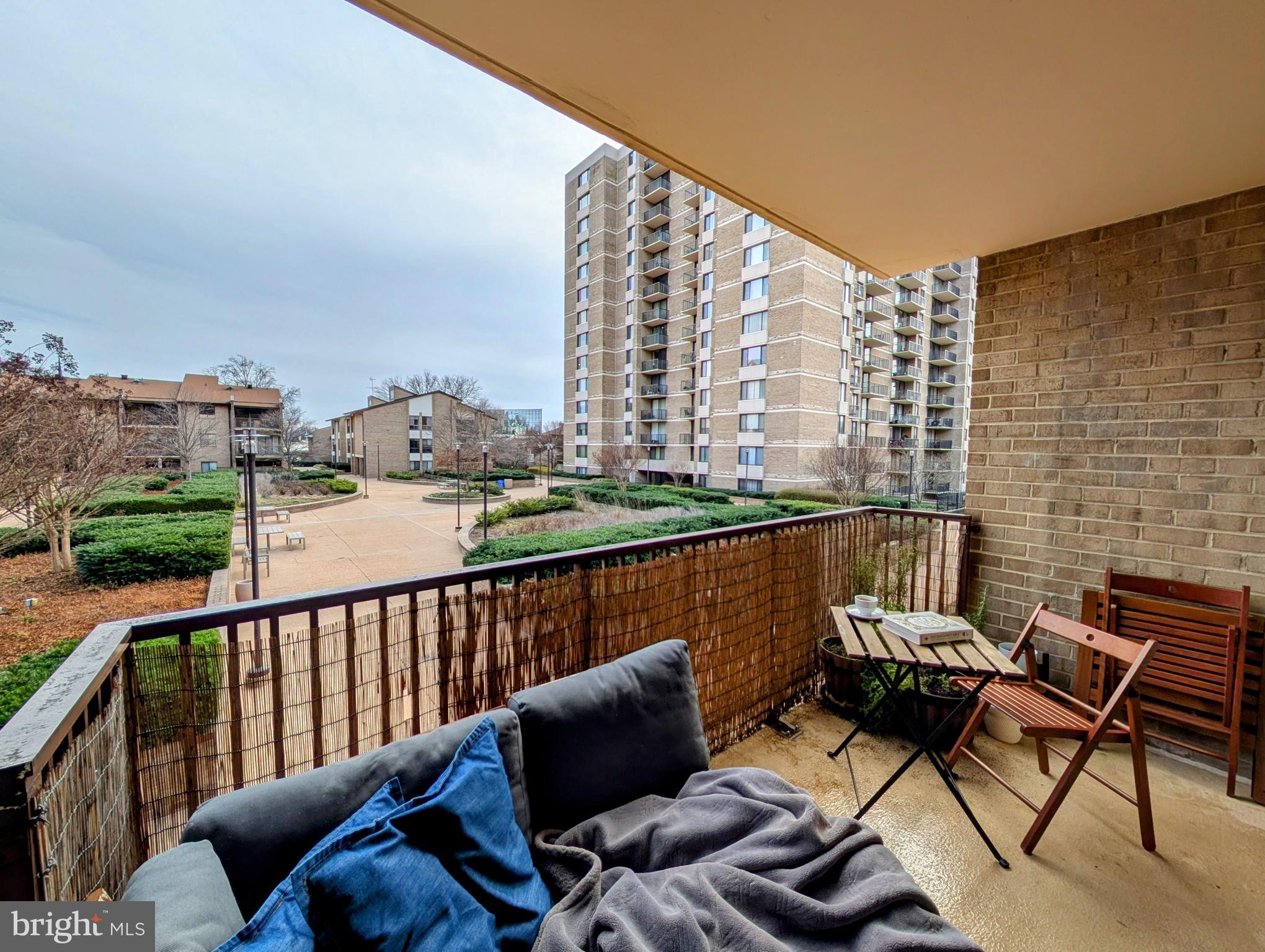 AMERICANA CENTRE - Land