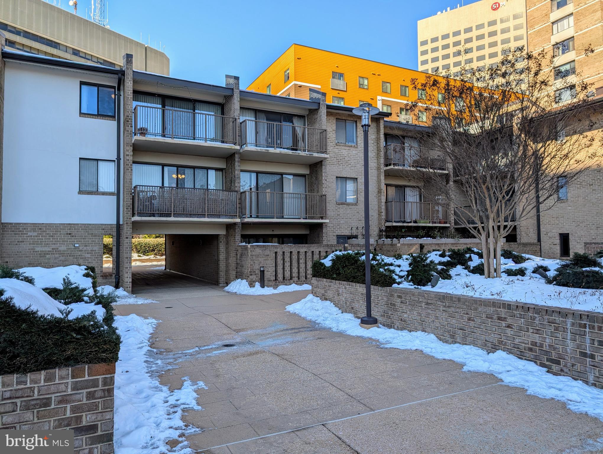 AMERICANA CENTRE - Land