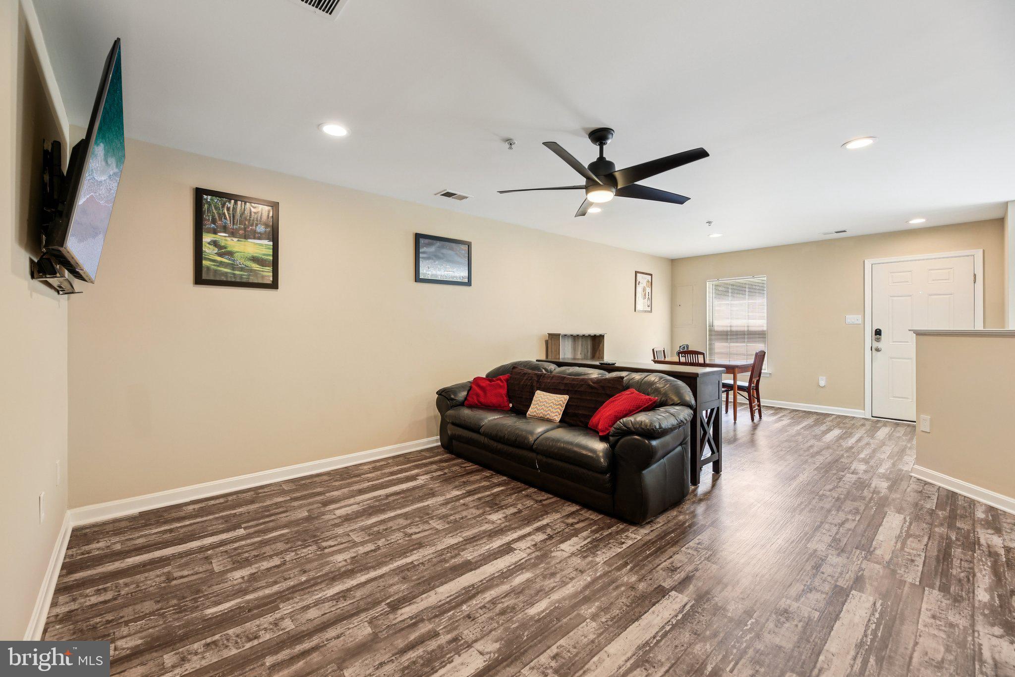 WELLINGTON TRACE - Residential