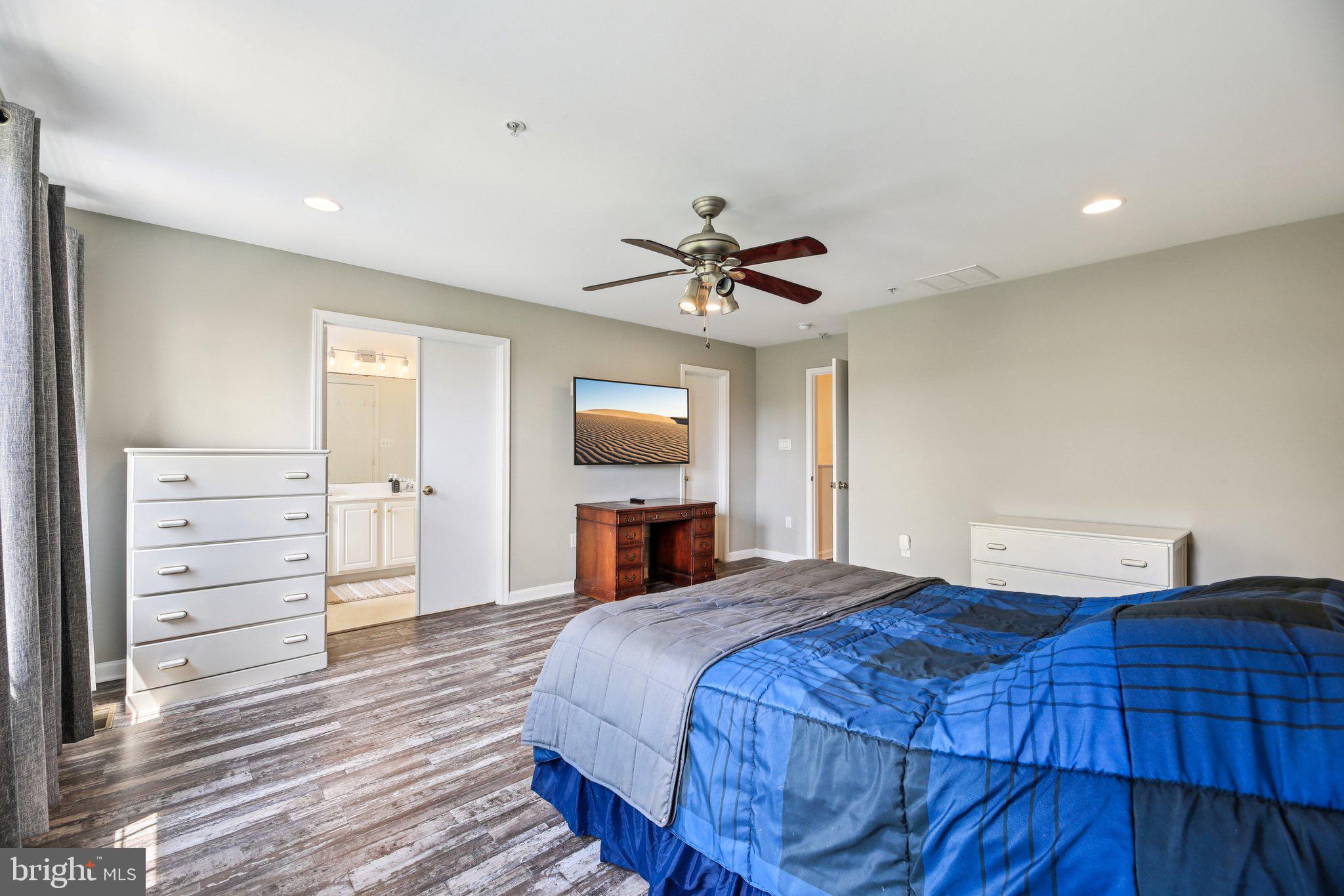 WELLINGTON TRACE - Residential