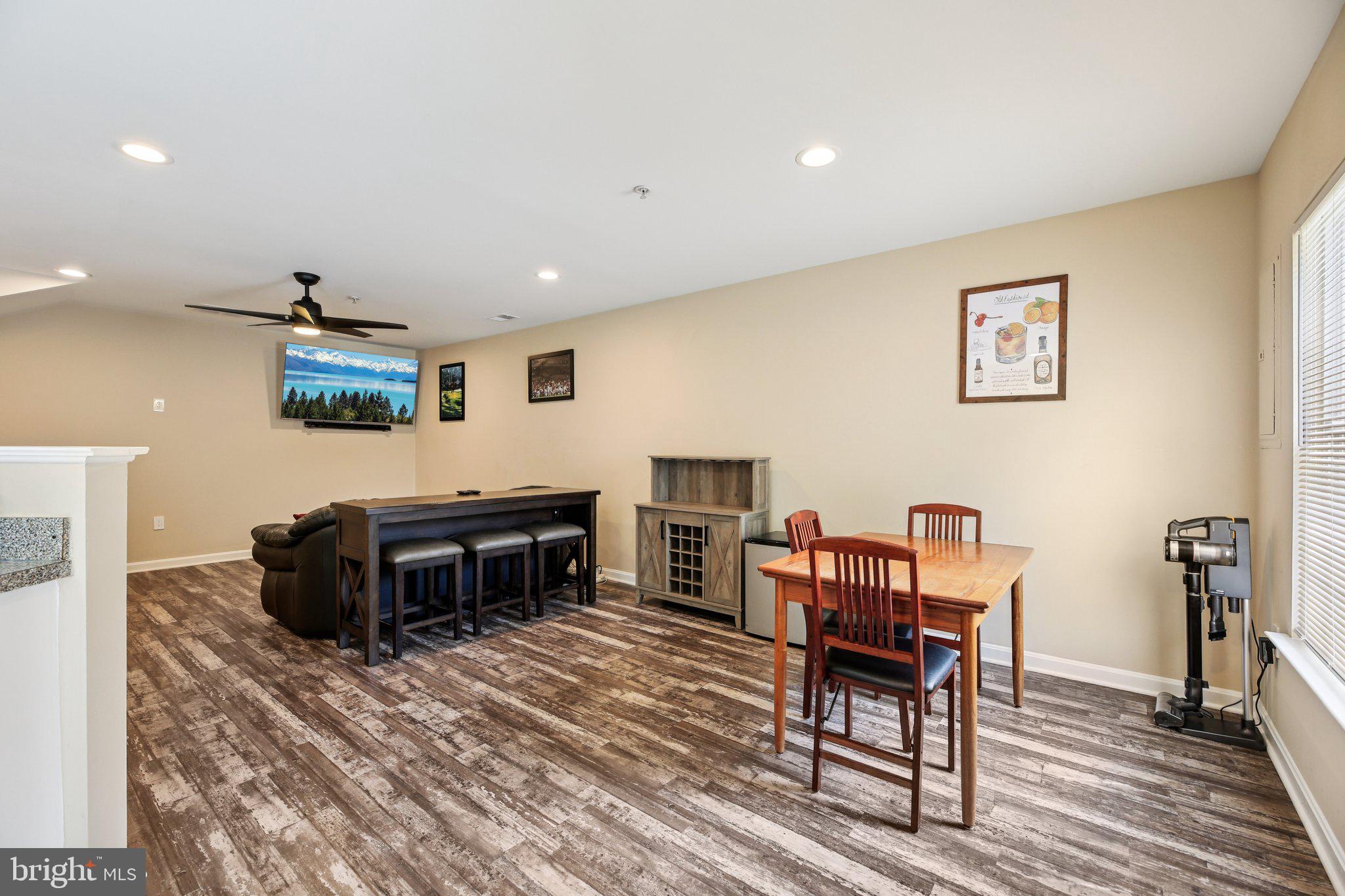 WELLINGTON TRACE - Residential